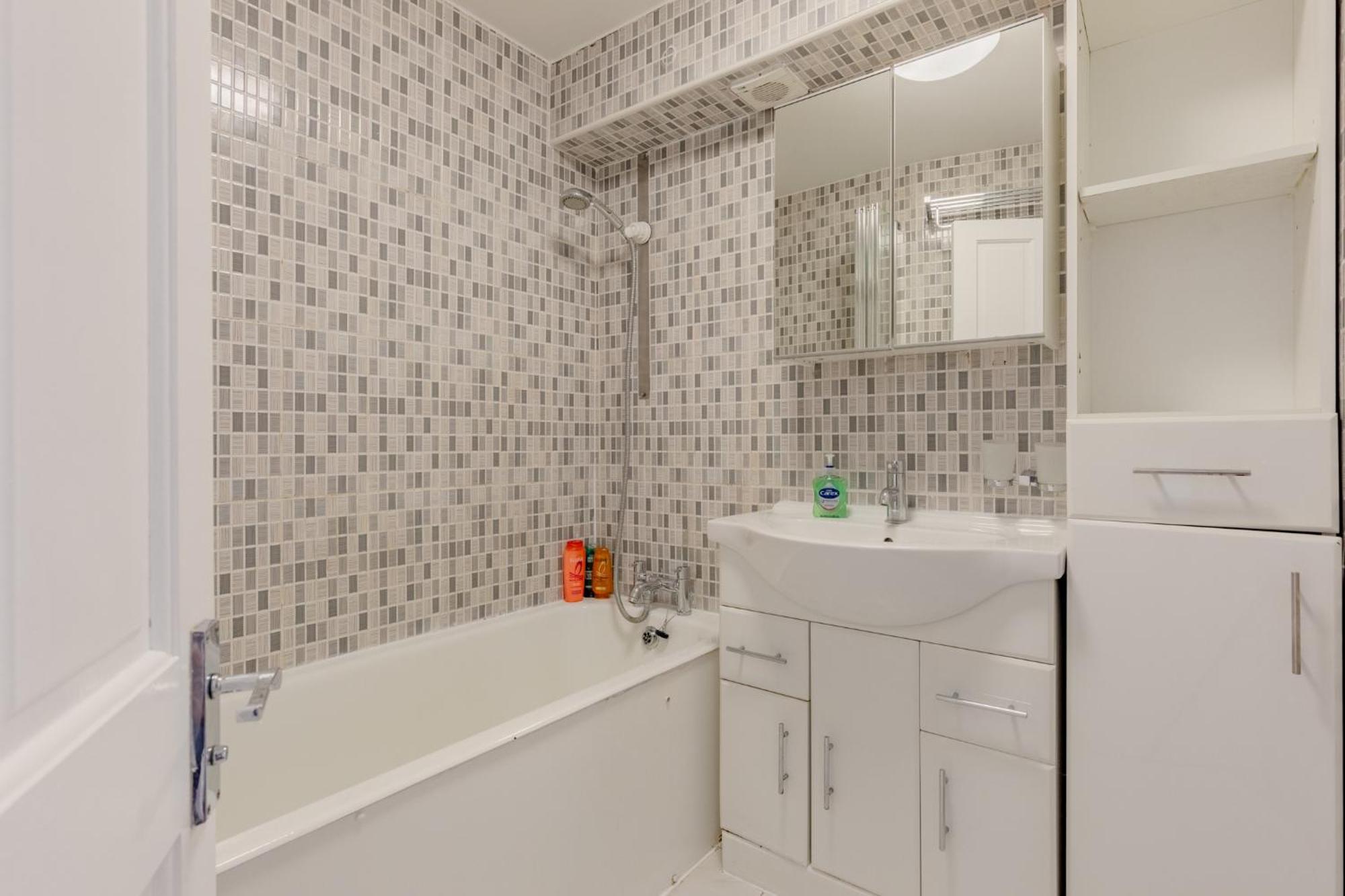 Spacious 2bd 4 Min To Canonbury Station Apartment *