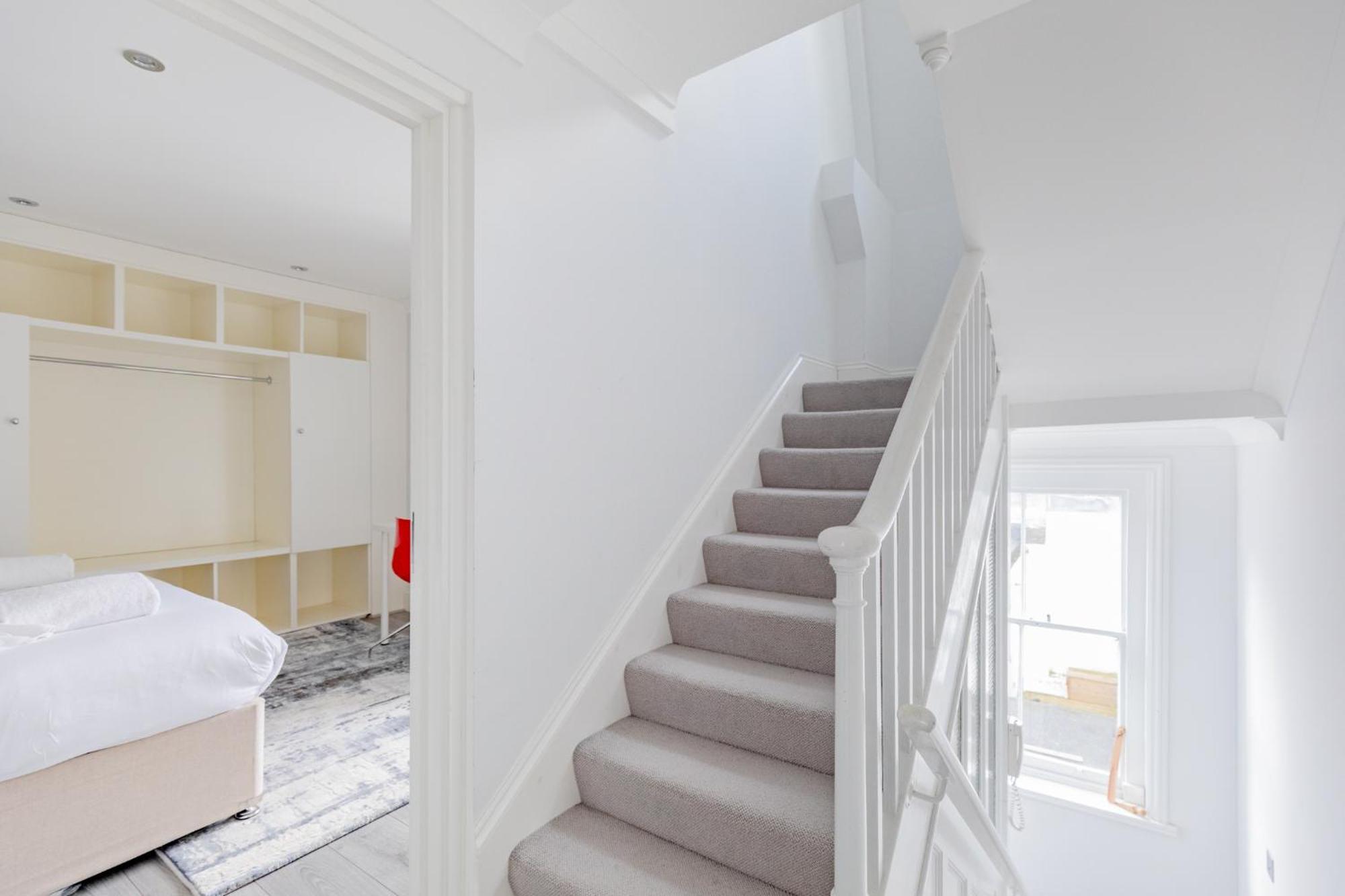 Stylish 2bd Flat In The Heart Of Kensington Appartement Londen