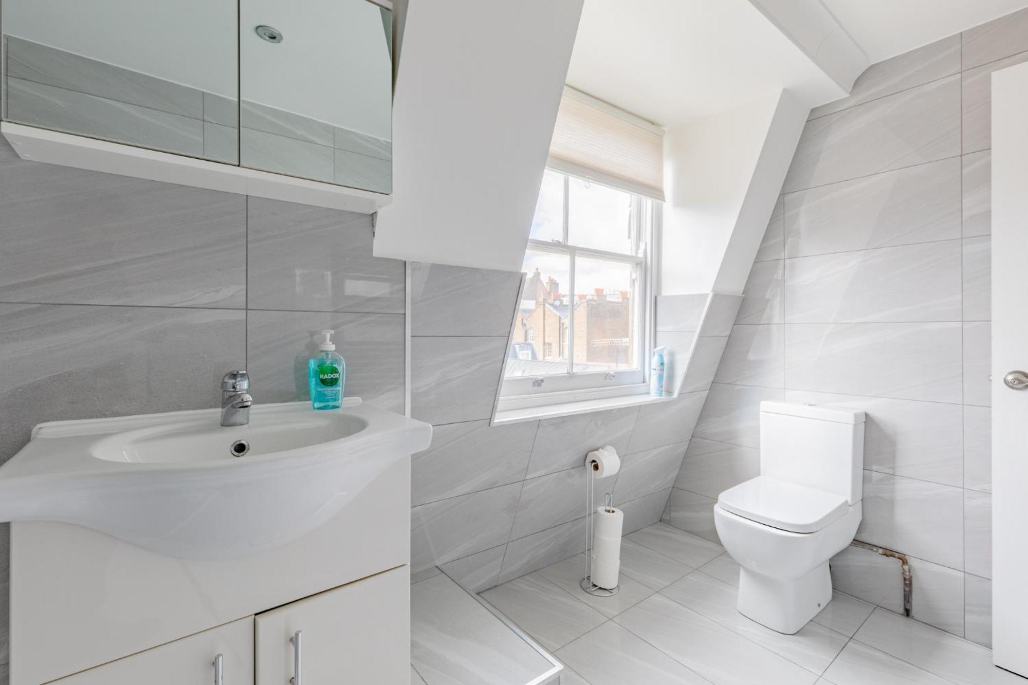 Stylish 2bd Flat In The Heart Of Kensington Londen