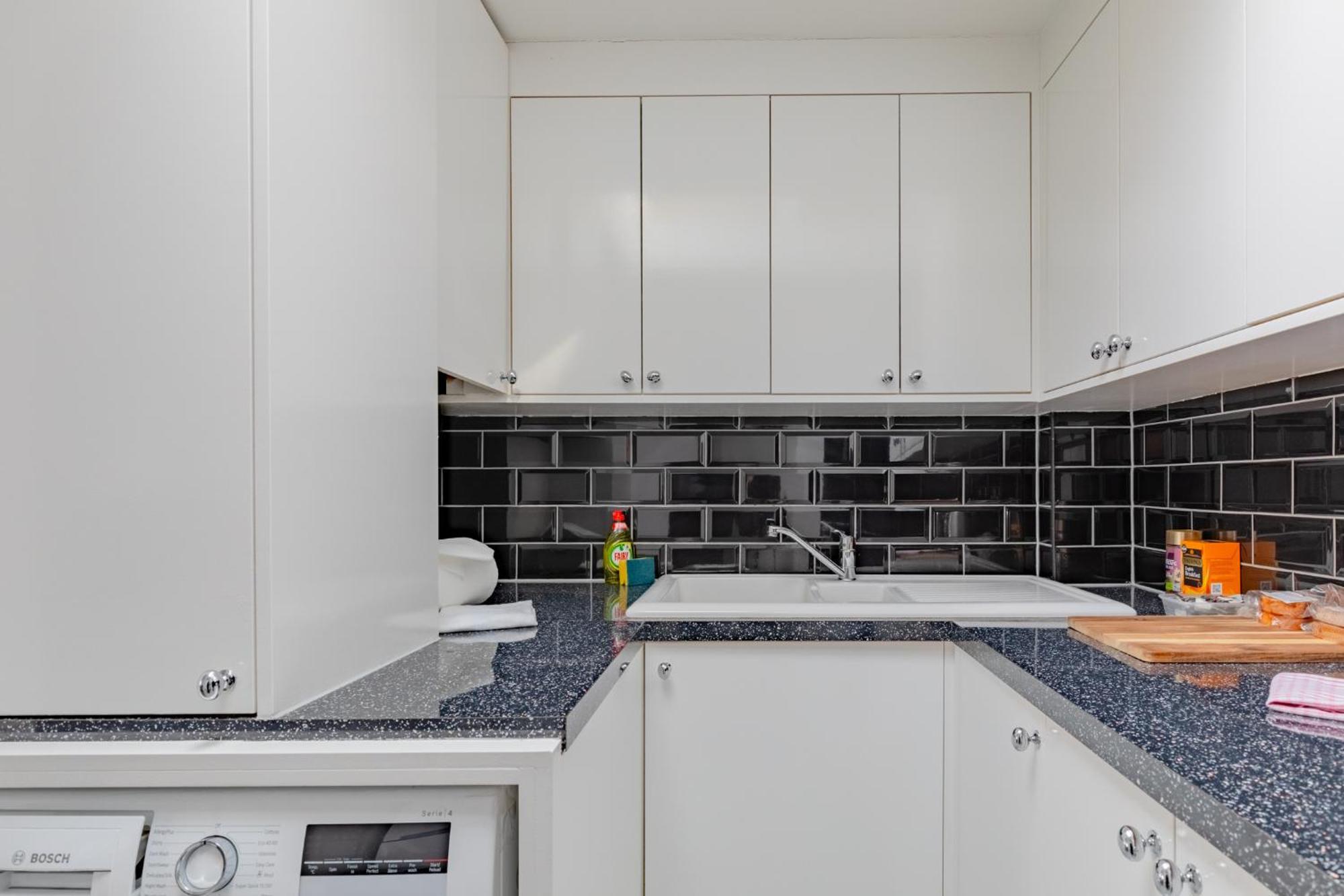 Stylish 2bd Flat In The Heart Of Kensington Appartement Londen