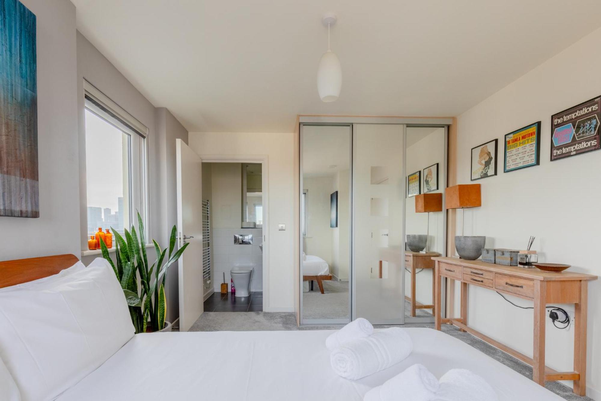 Apartment Sun Filled 2bd Flat With Views Mile End