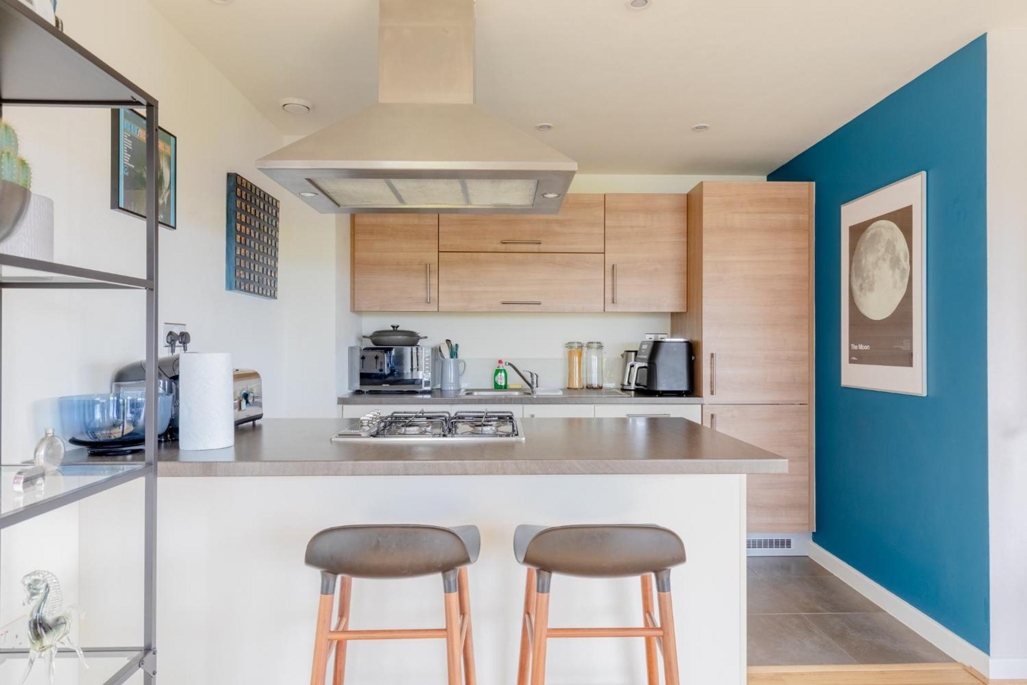 Sun Filled 2bd Flat With Views Mile End Apartment *