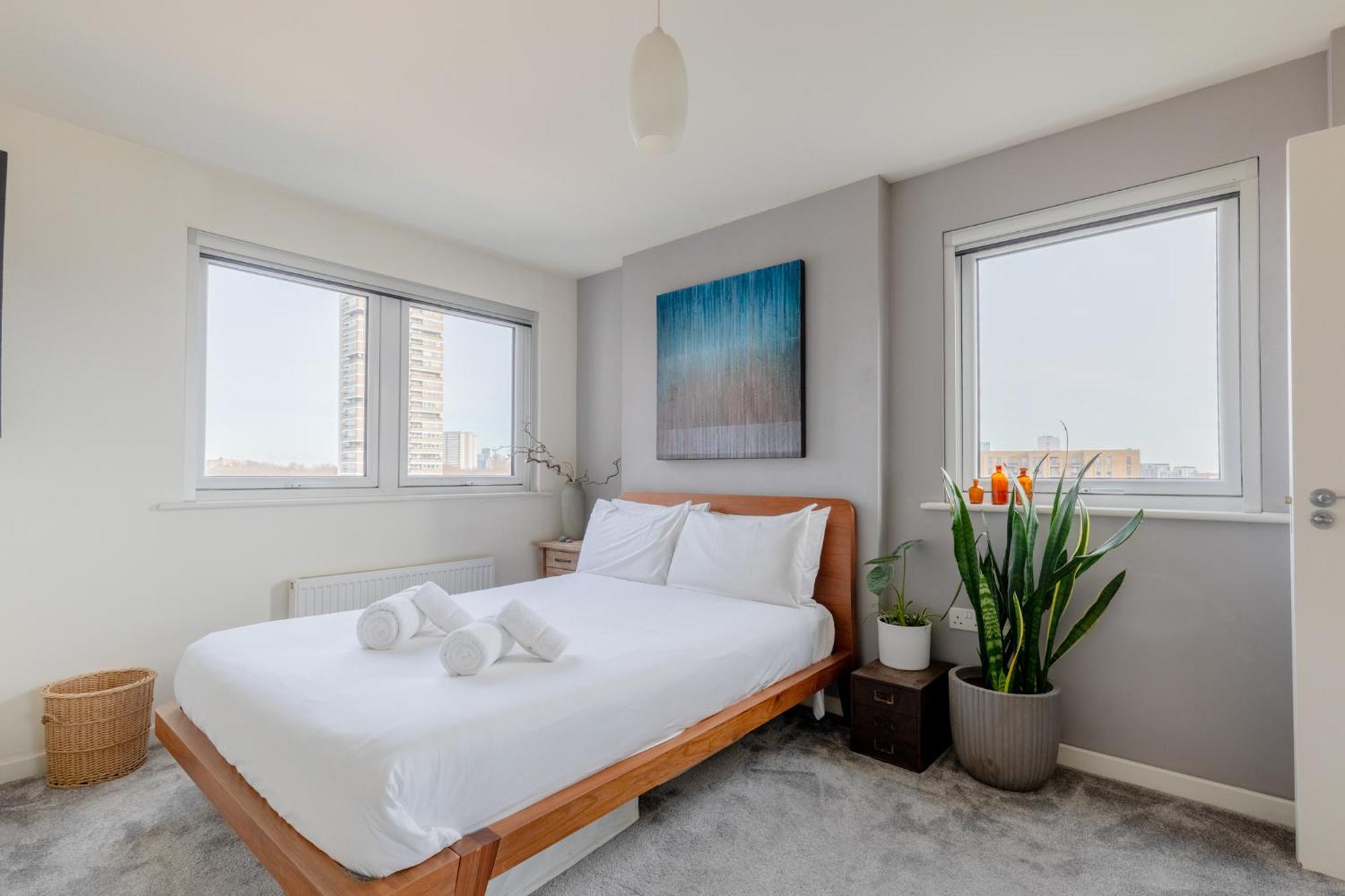 Sun Filled 2bd Flat With Views Mile End Apartment London
