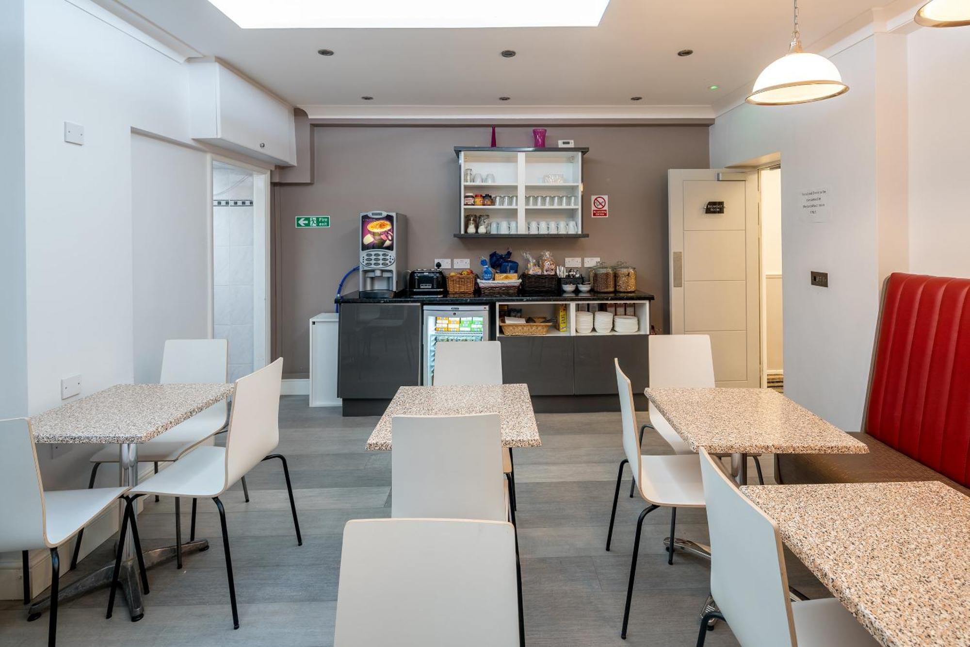 Hotel Oyo Bakers