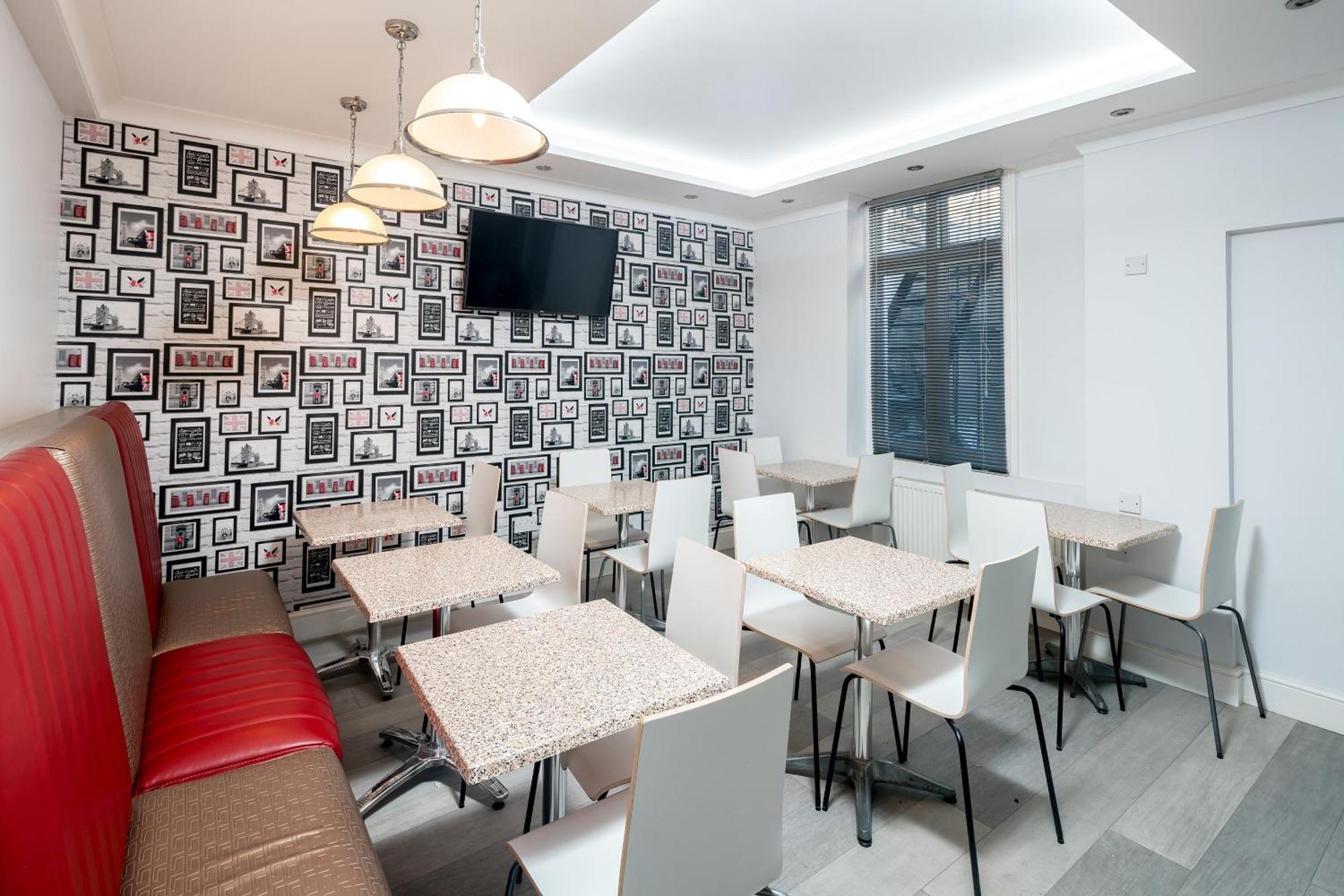 Oyo Bakers Hotel 3*