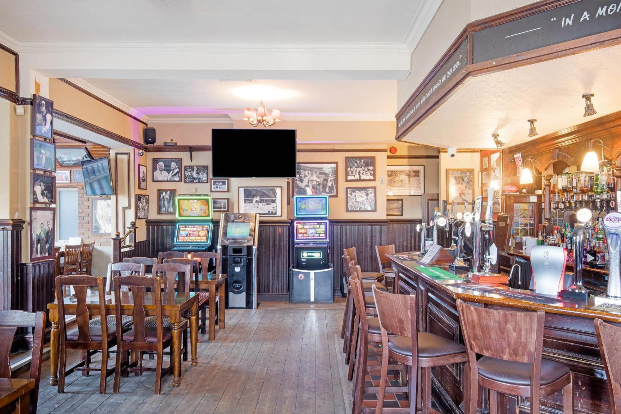 Hotell Oyo The Man Pub And 3*