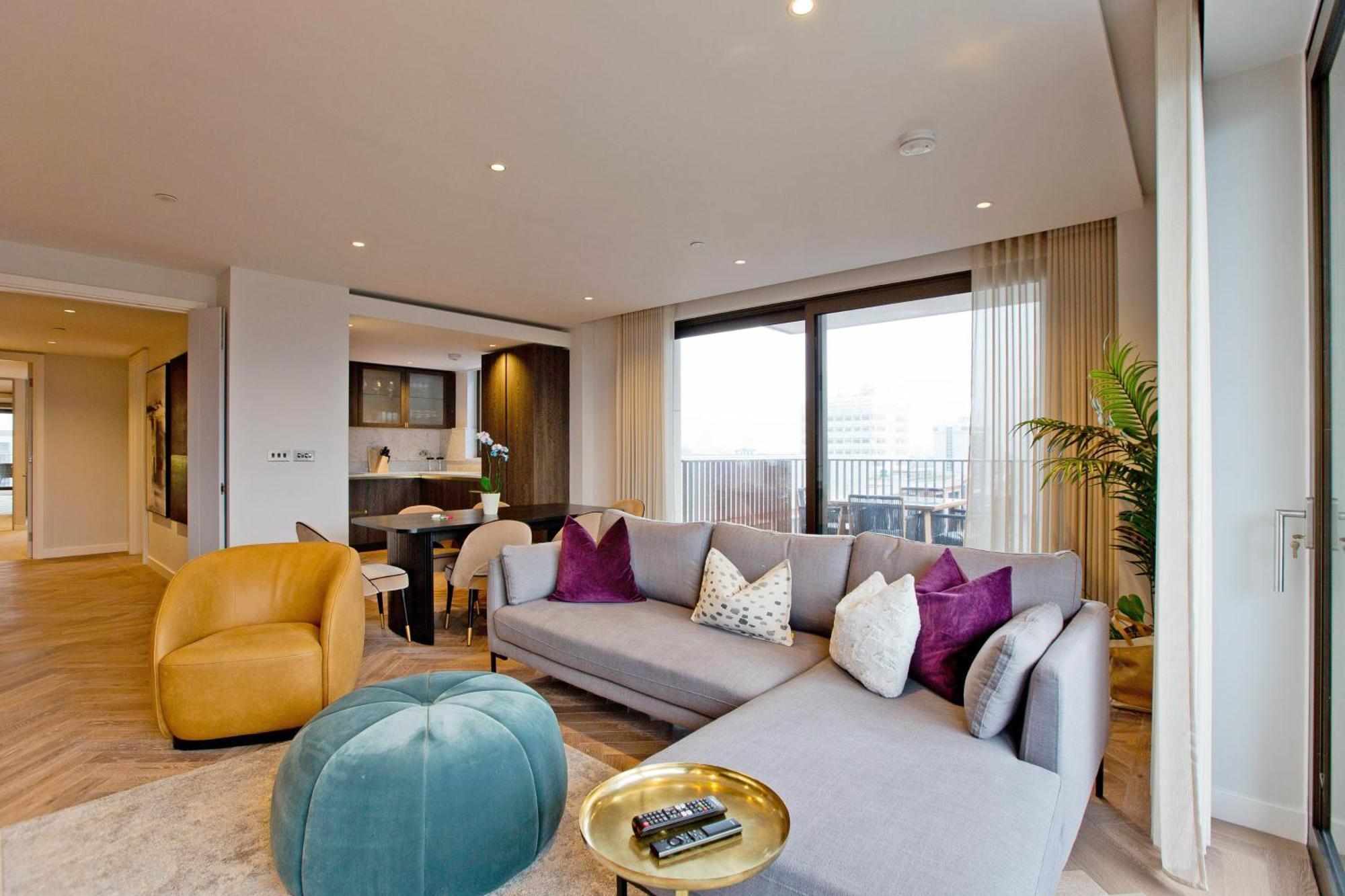 Luxury Living With Views With Pool And Gym Ac