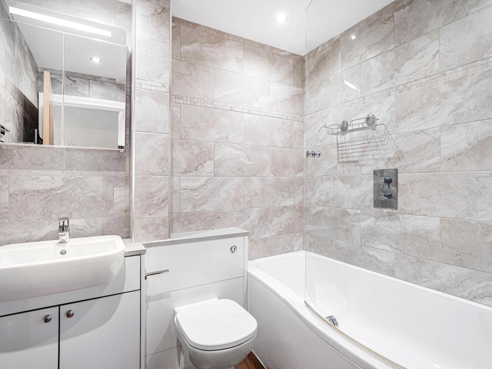 Pass The Keys Westminster Beauty, Prime Apartment London