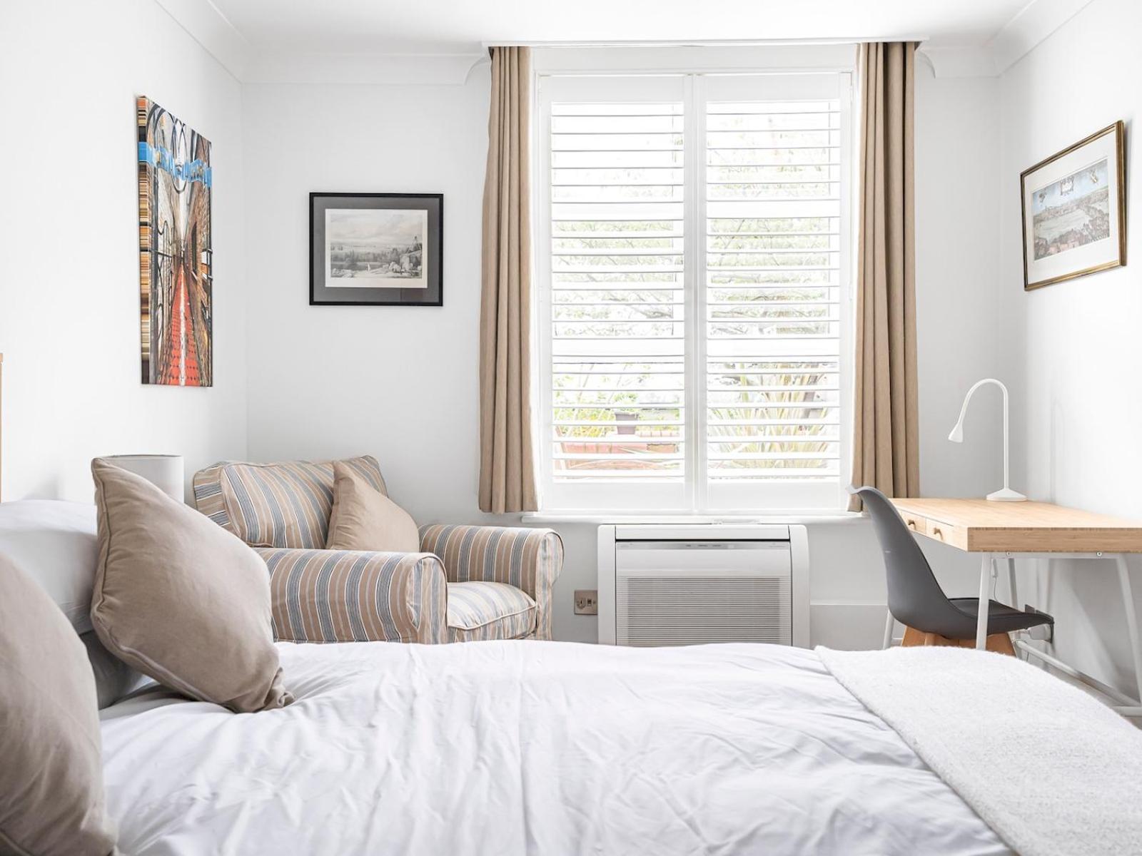 Pass The Keys Westminster Beauty, Prime Apartment London
