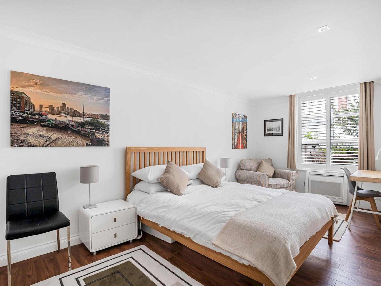 Pass The Keys Westminster Beauty, Prime Apartment London