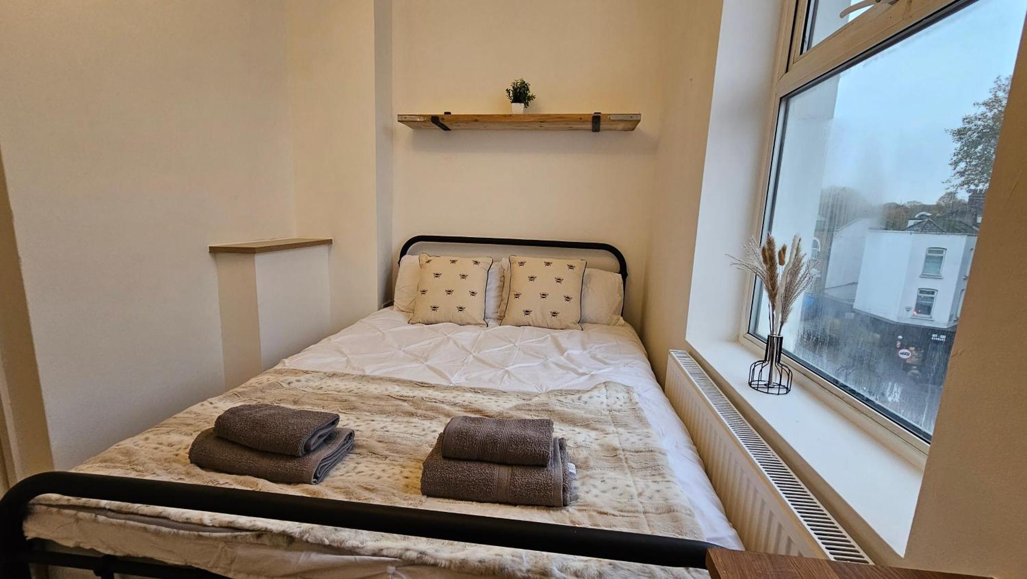 Bros Hotel