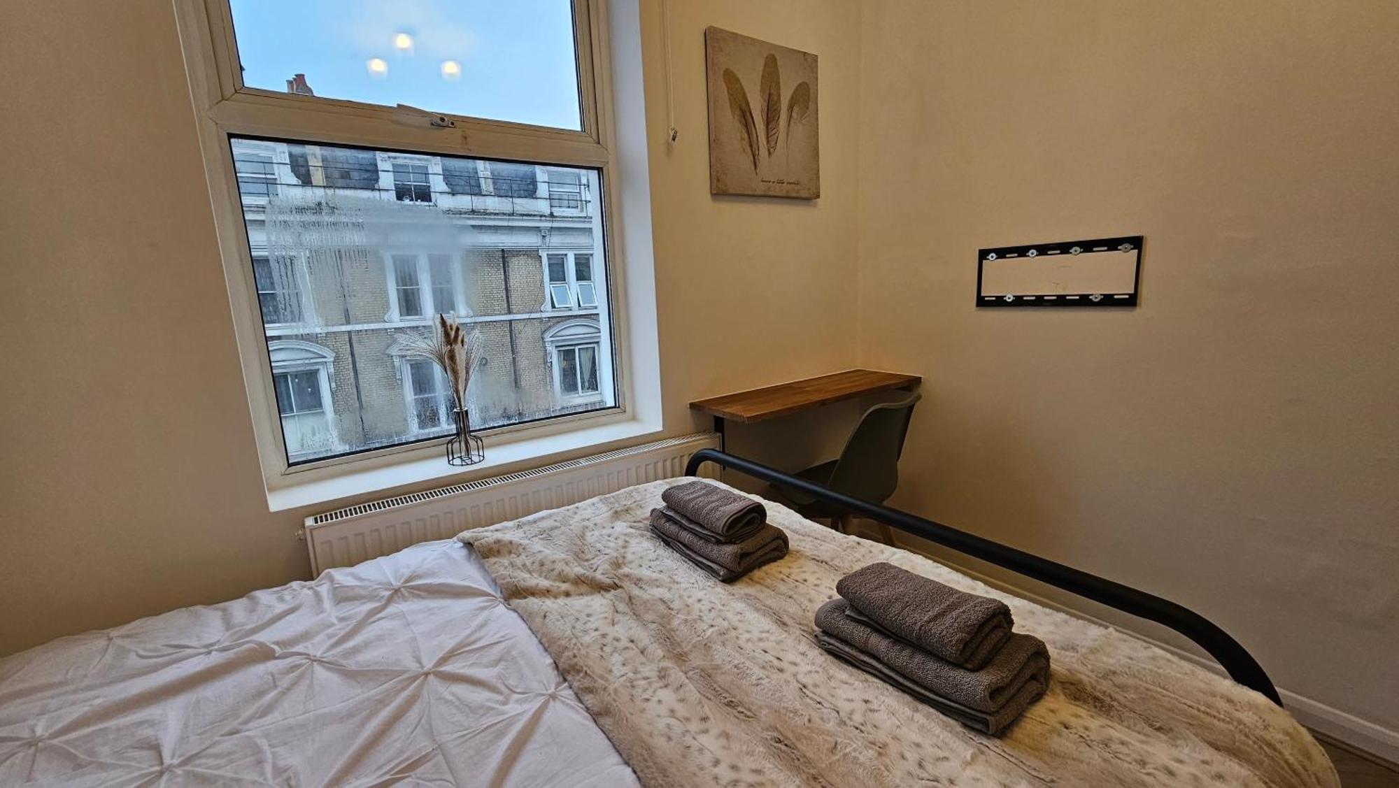 Hotel Bros London