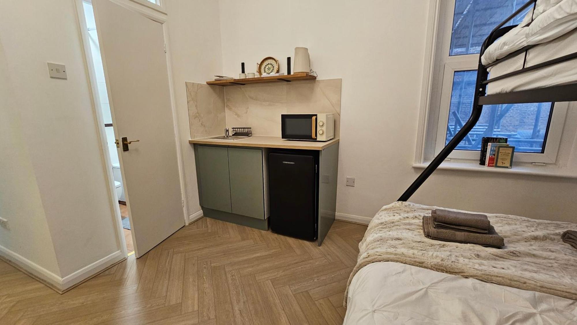 Bros Hotel London