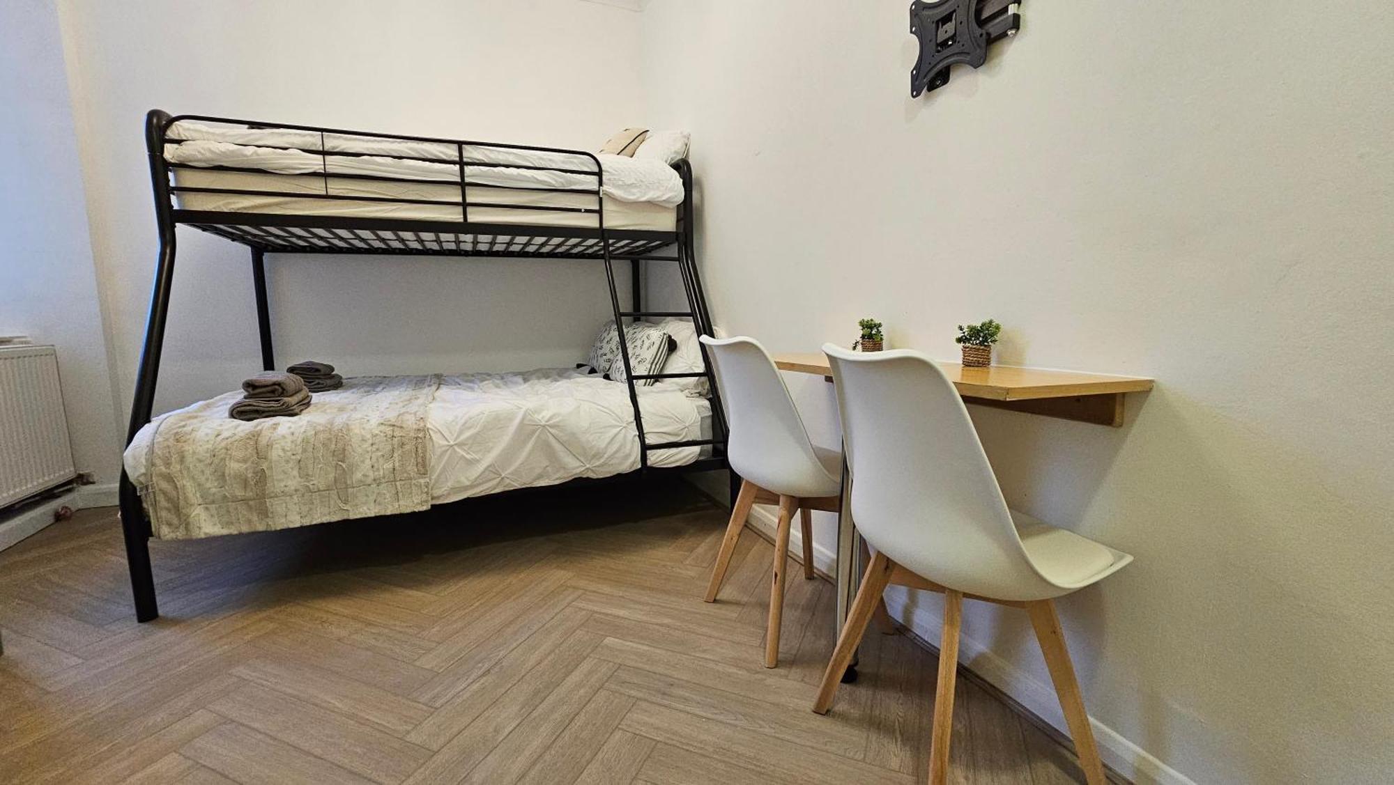 Bros Hotel London