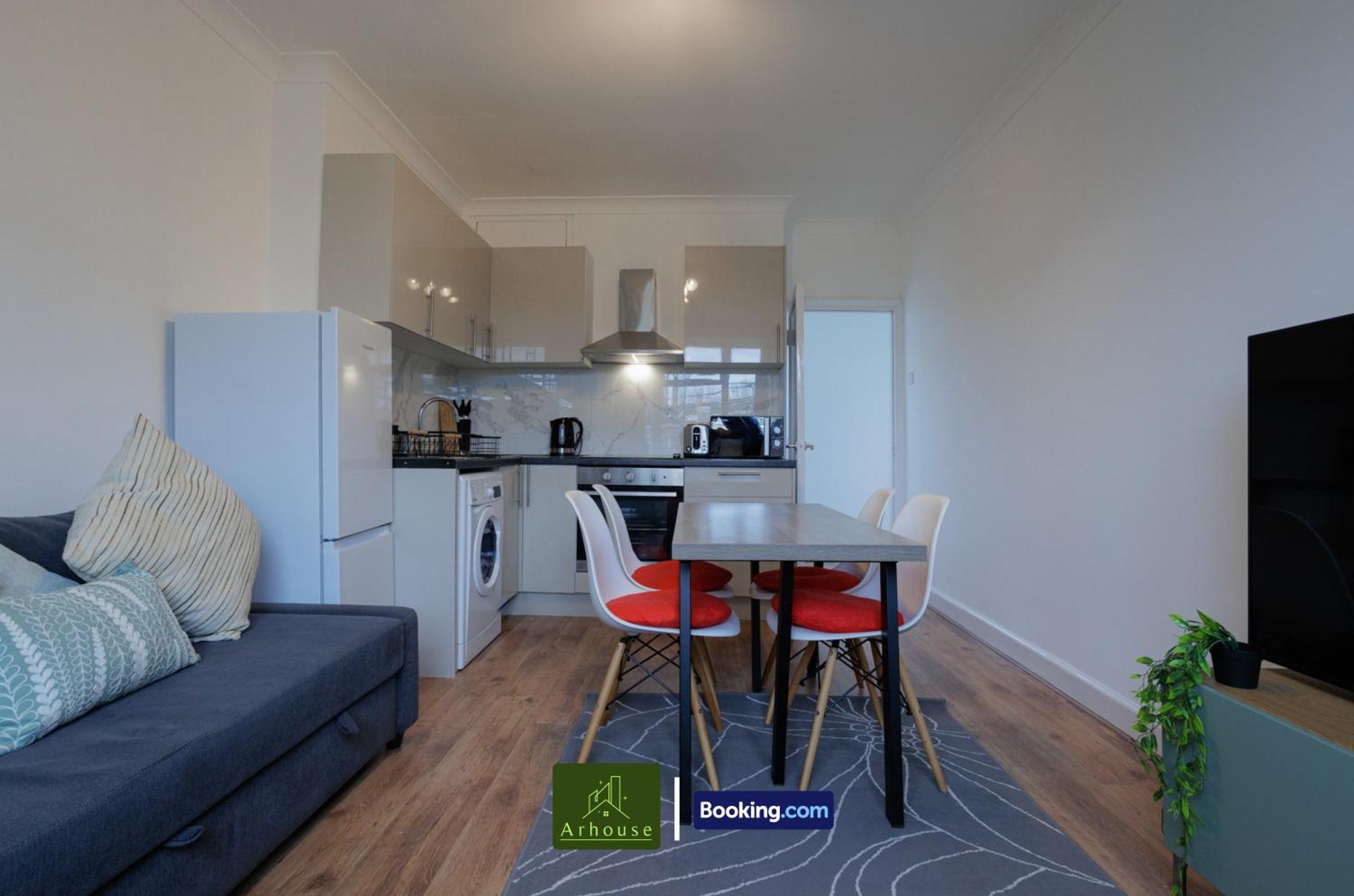 2 Bedroom By Arhouse Short Lets & Serviced Highbury With Free Wifi Londen