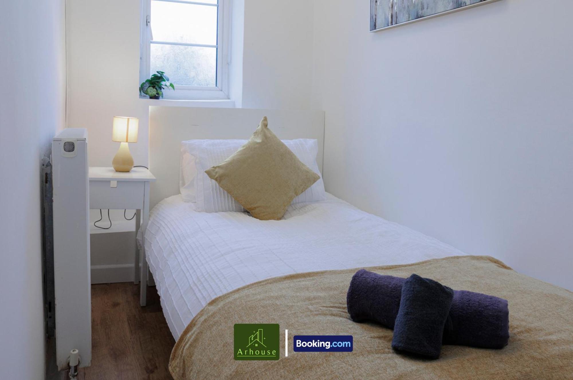 2 Bedroom By Arhouse Short Lets & Serviced Highbury With Free Wifi *
