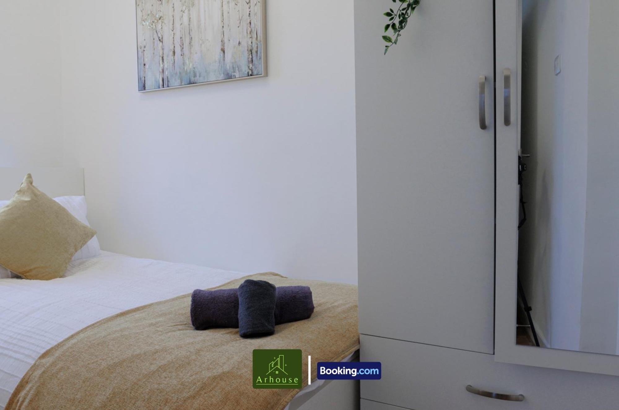 2 Bedroom By Arhouse Short Lets & Serviced Highbury With Free Wifi Apartment *