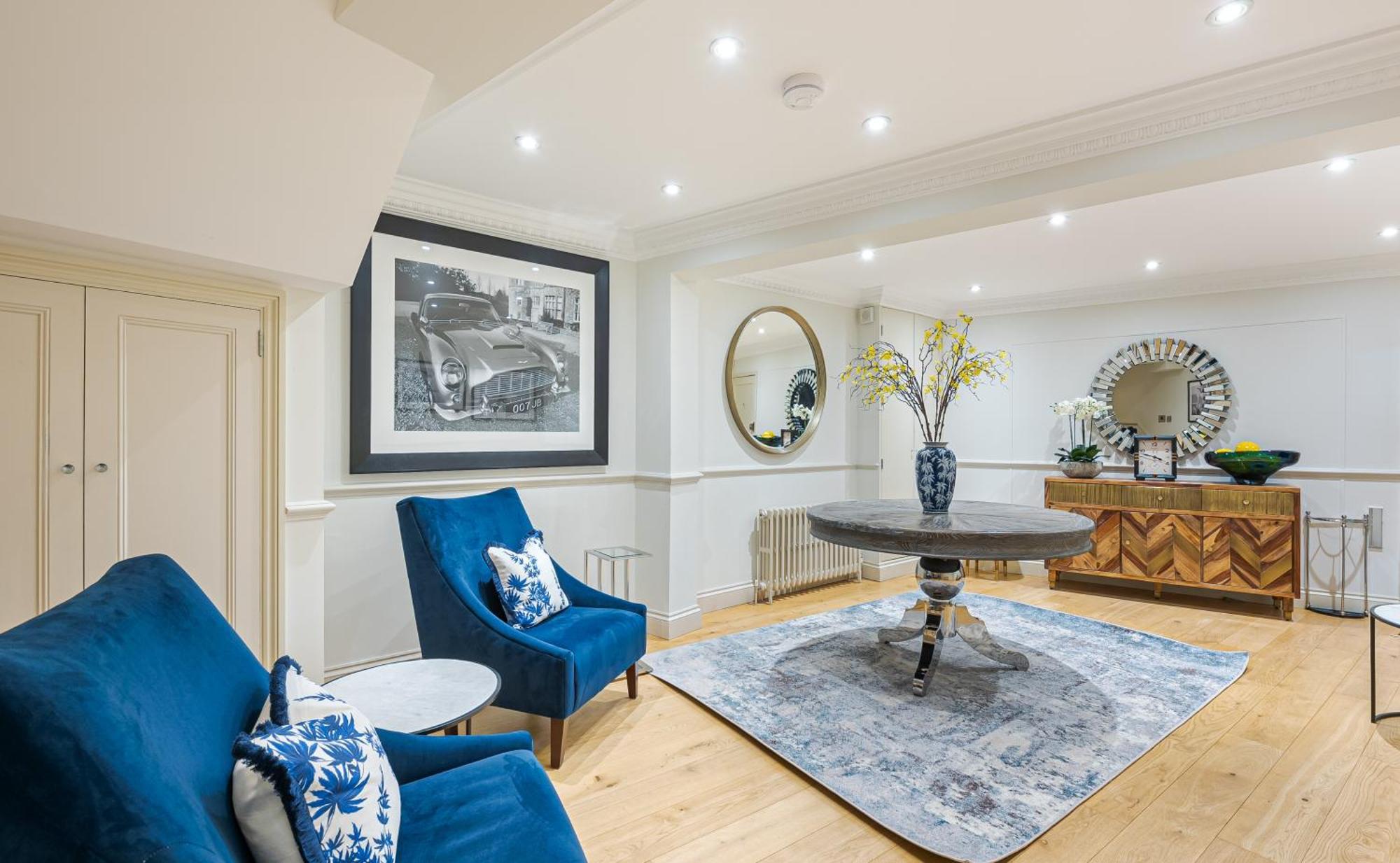 Modern 3 Bedroom Luxury House With Garage In Appartement