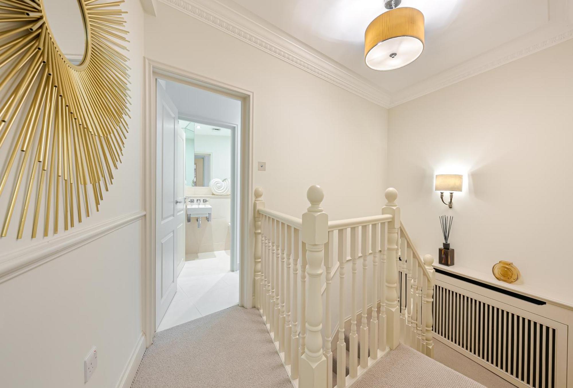 Apartment Modern 3 Bedroom Luxury House With Garage In *