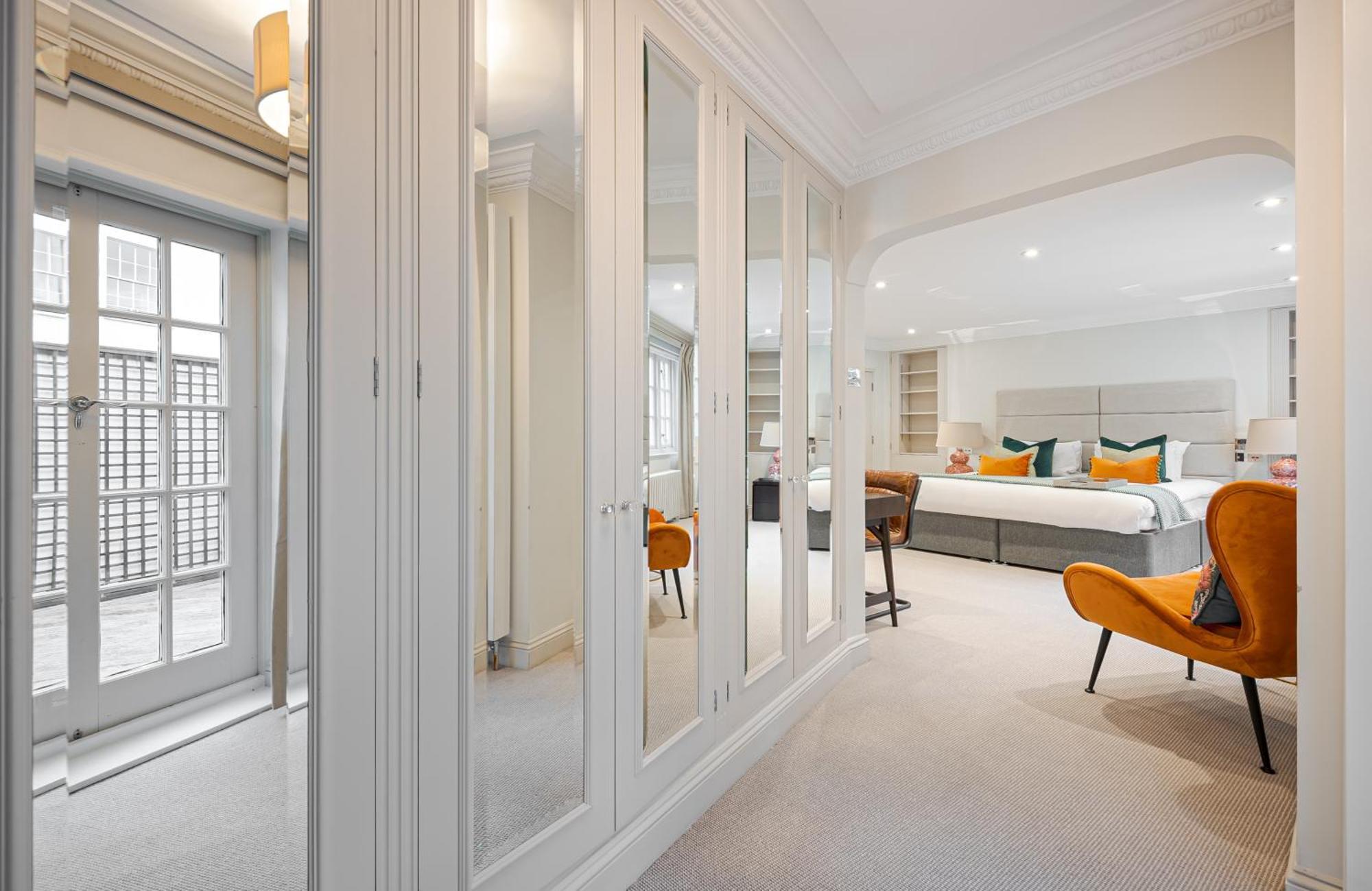 Modern 3 Bedroom Luxury House With Garage In Londen