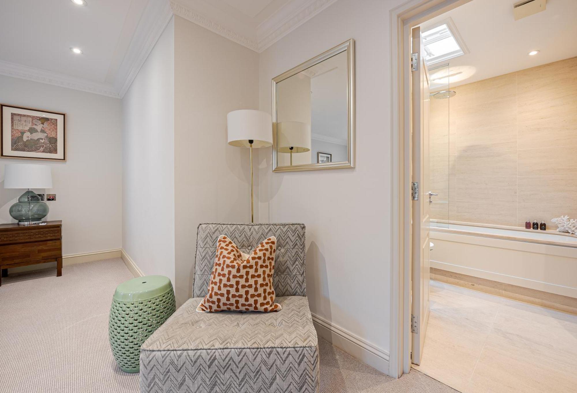 Modern 3 Bedroom Luxury House With Garage In Appartement