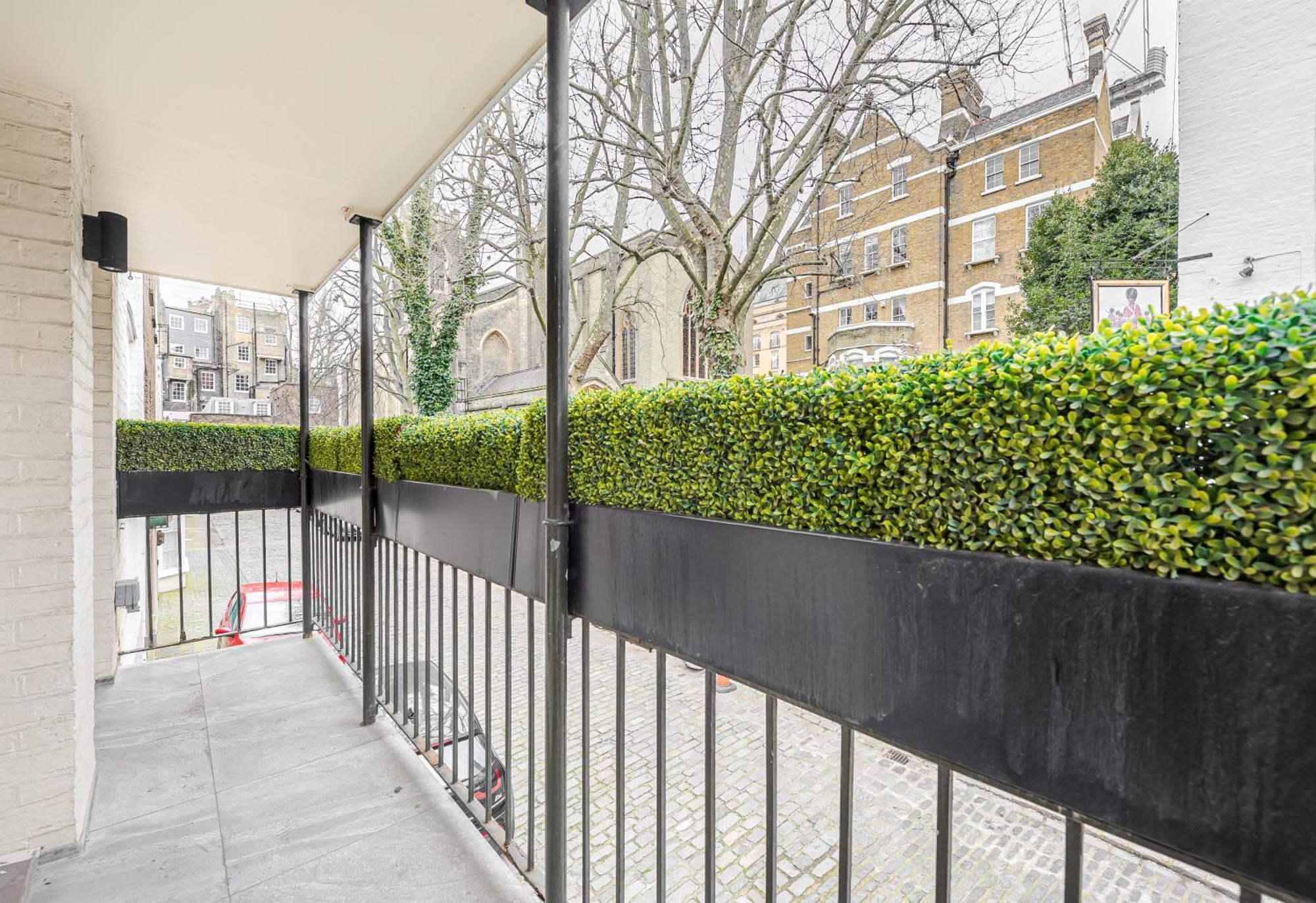 Modern 3 Bedroom Luxury House With Garage In Londen
