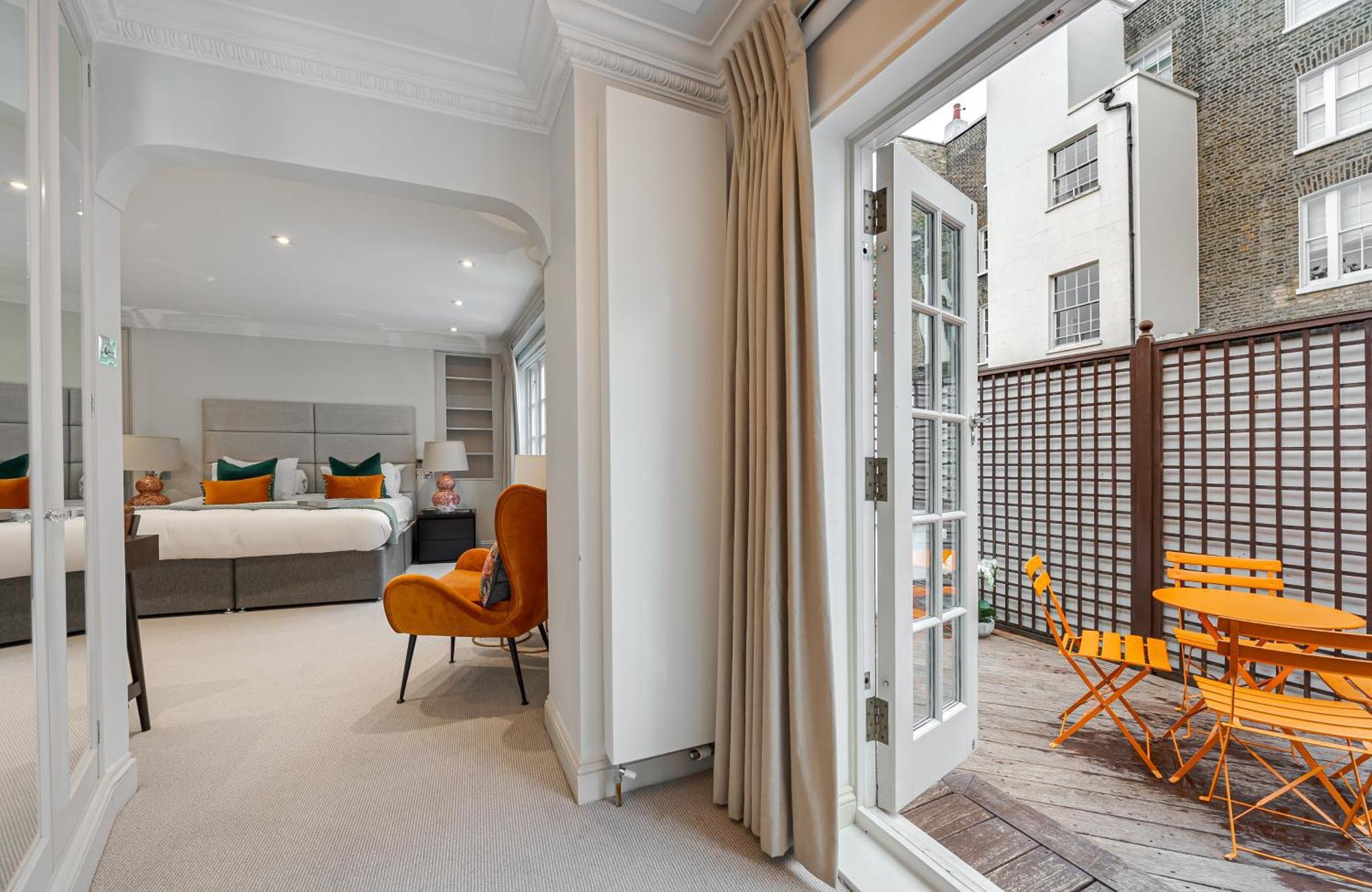 Luxury Belgravia 3br House With Skylights, Ac And Garage Parking