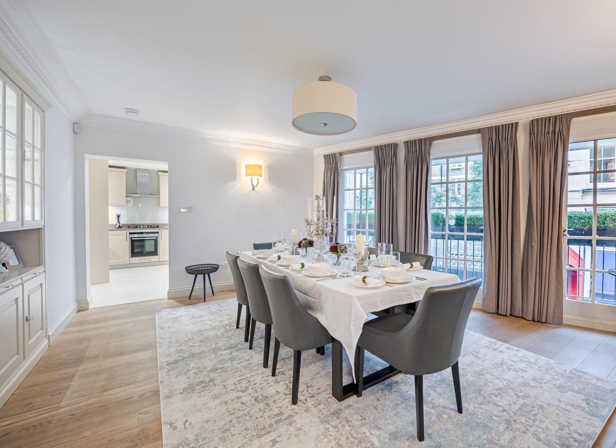 Modern 3 Bedroom Luxury House With Garage In Apartment