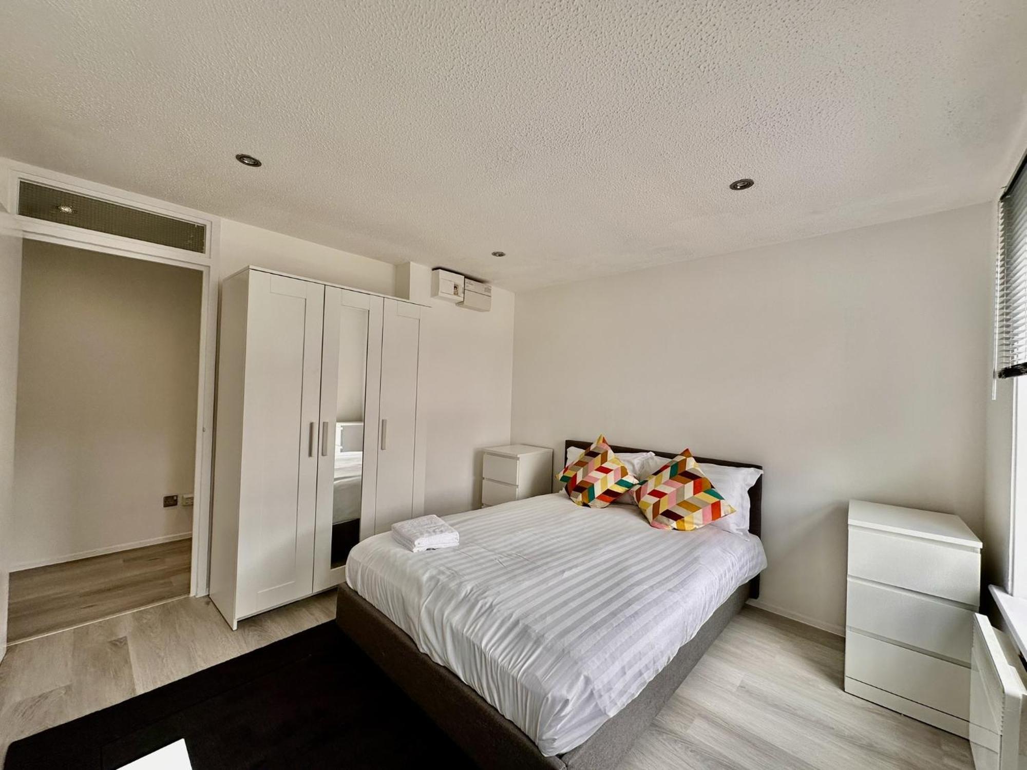 Elizabeth House Bow Apartment