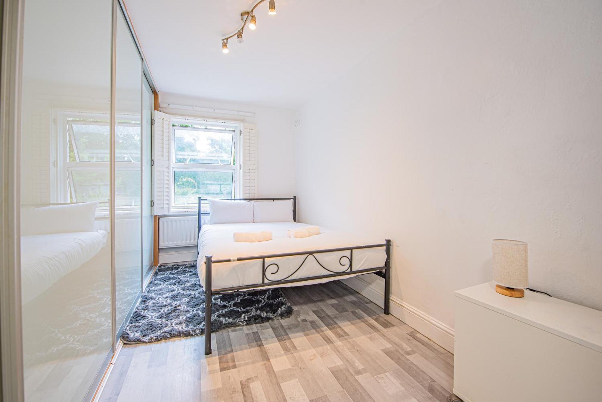 Apartment Charming Homely 3 Bedroom Flat In *