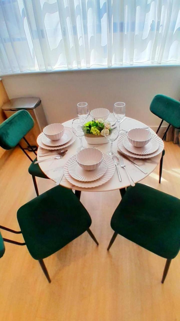 Apartment Modern & 3bedroom Flat With Pvt Balcony Steps From Regent's Park *