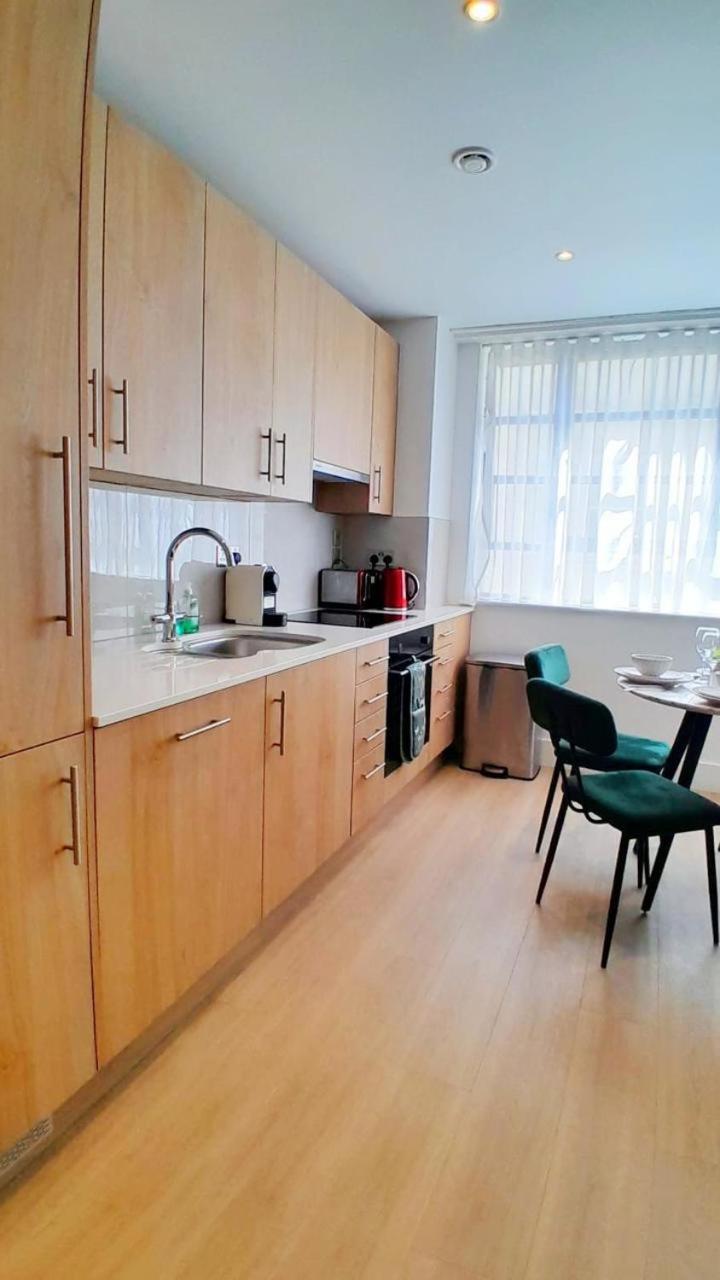 Modern & 3bedroom Flat With Pvt Balcony Steps From Regent's Park London