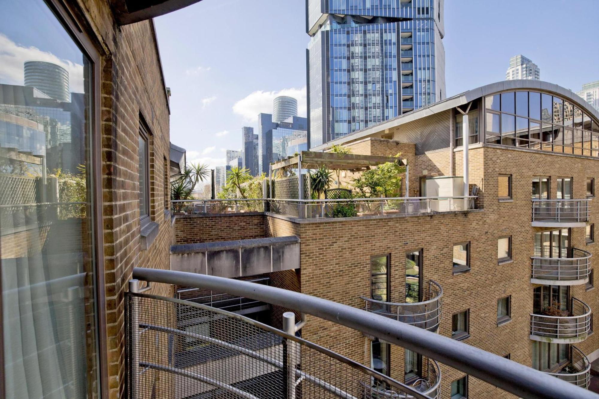 Apartment Imperial Meridian Place London