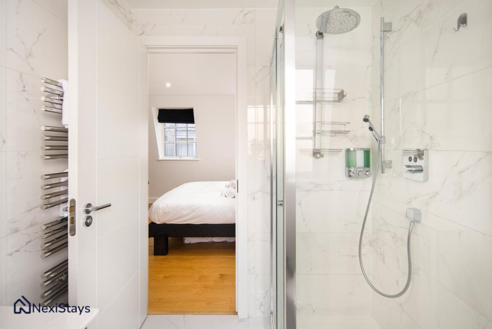 Apartment 5 Mins Walk To Bond Street, Marylebone Mews London