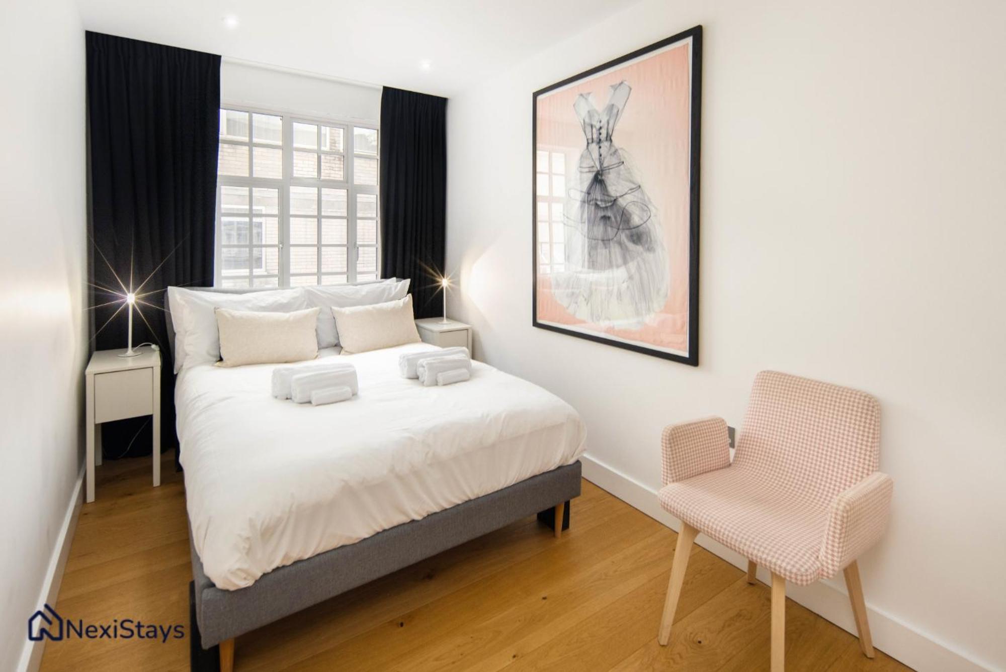5 Mins Walk To Bond Street, Marylebone Mews Apartment London