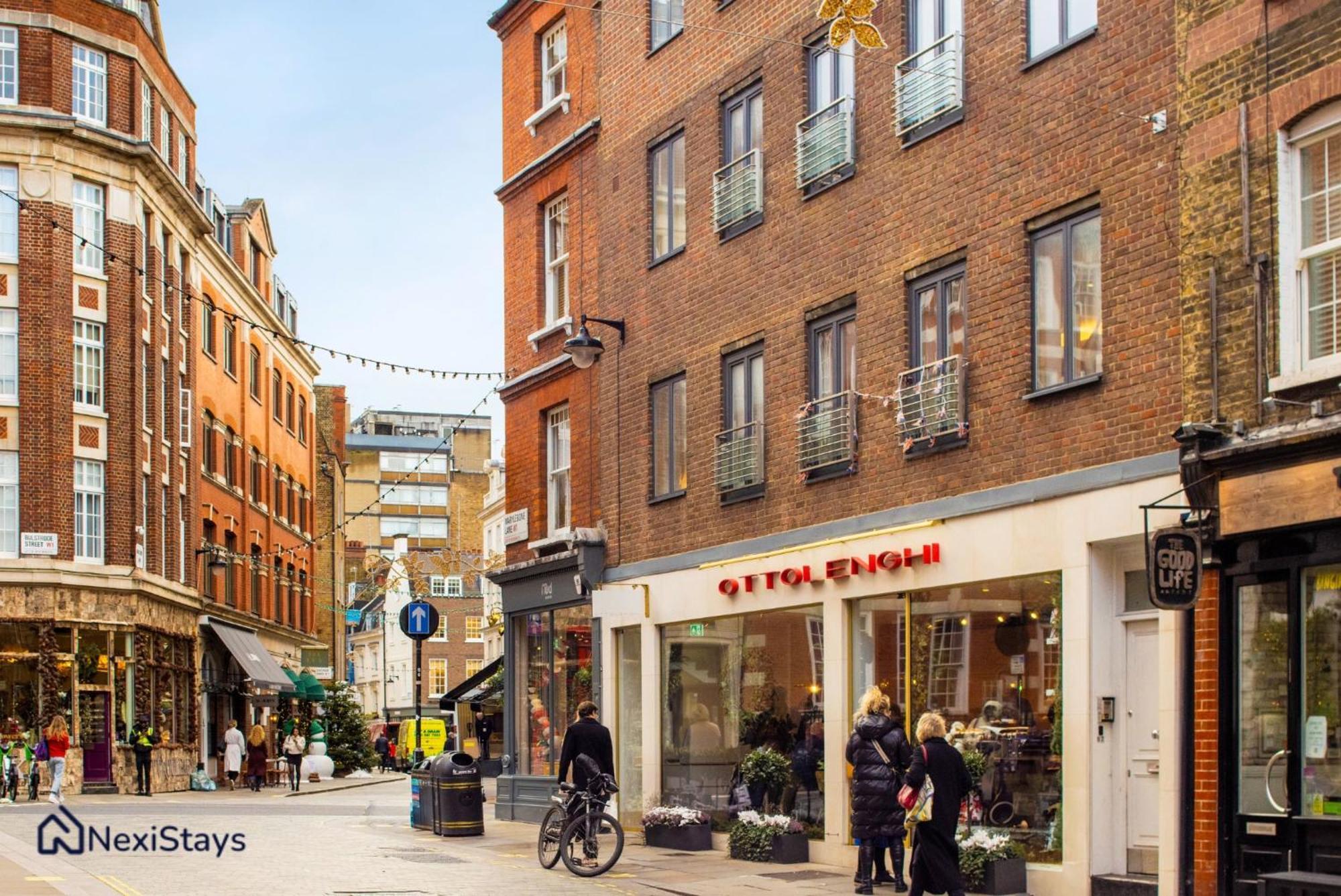 5 Mins Walk To Bond Street, Marylebone Mews Apartment London
