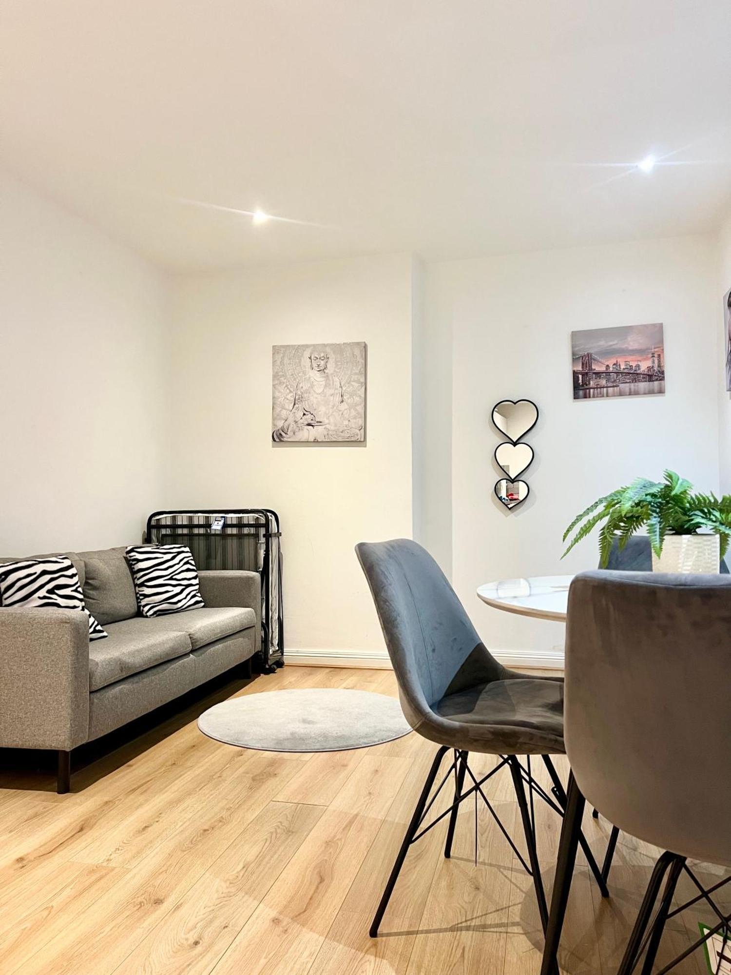Kensington In Apartment *