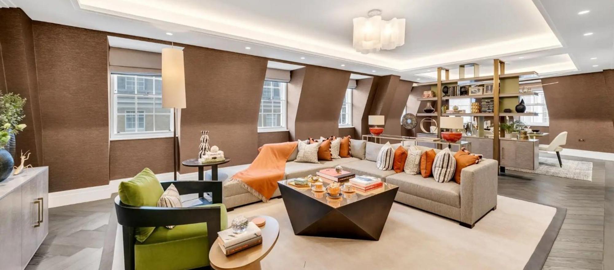 4 Bedrooms Of Comfort And Style In Apartment