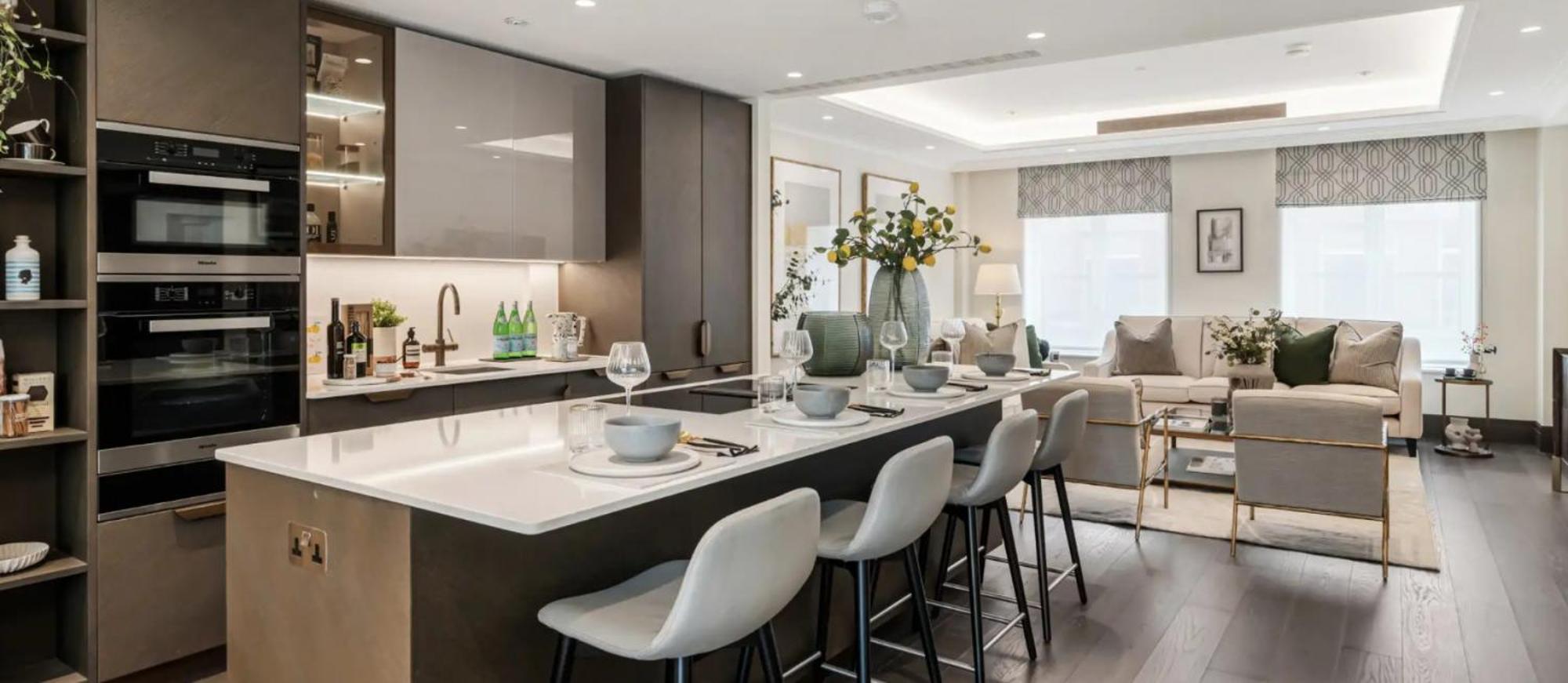 Apartment 4 Bedrooms Of Comfort And Style In *