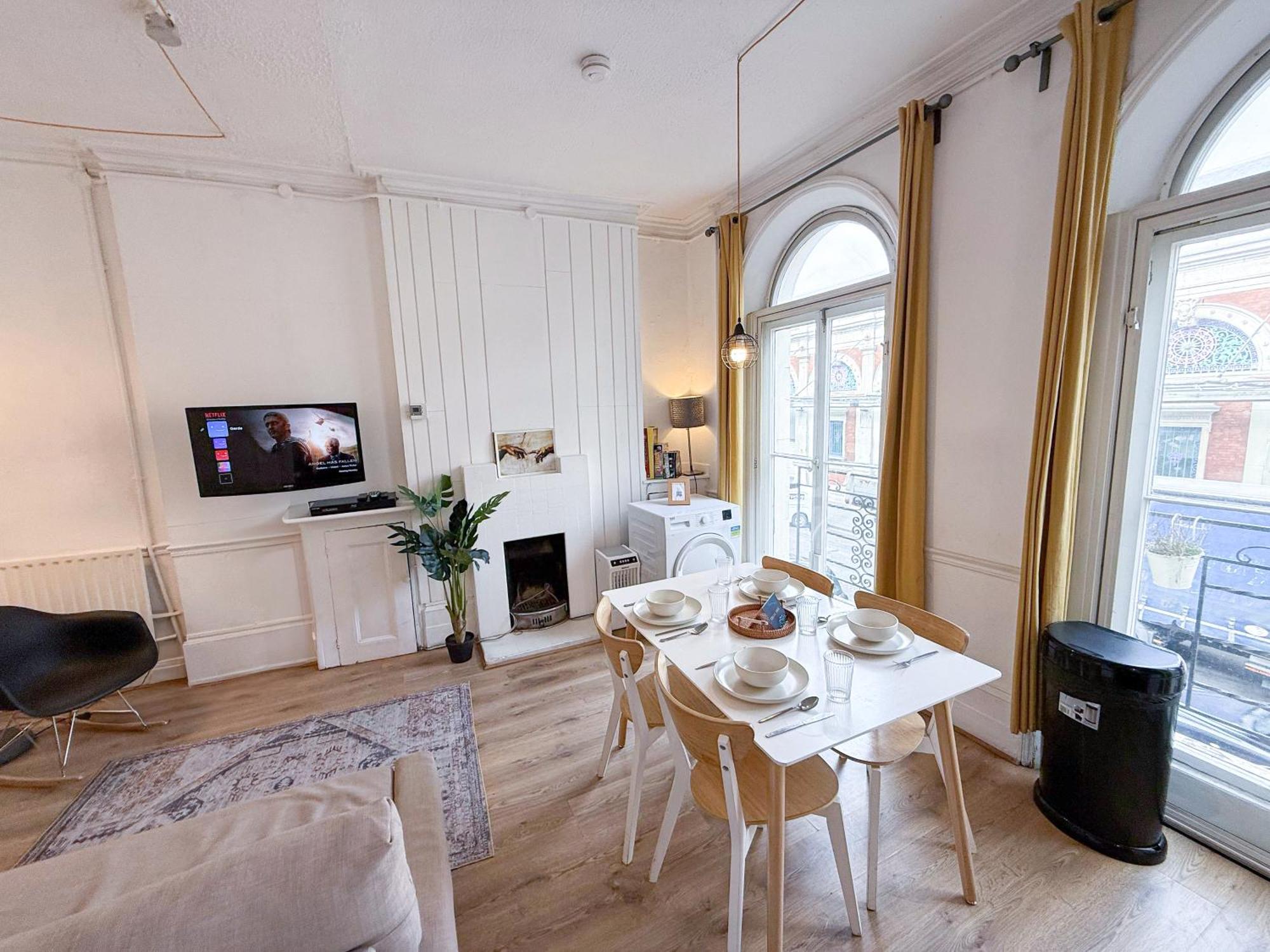 Chic 2-bedroom Flat In Farringdon Barbican Centre Londen