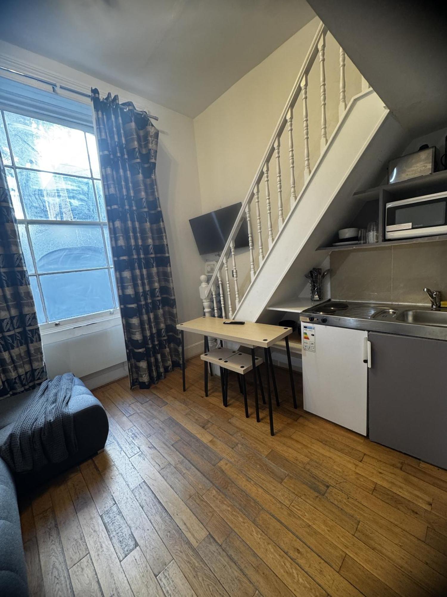 Inverness Terrace Bed & Breakfast London