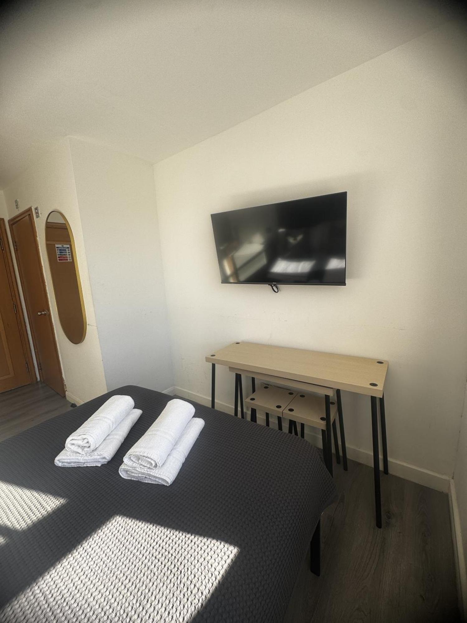 Inverness Terrace * London