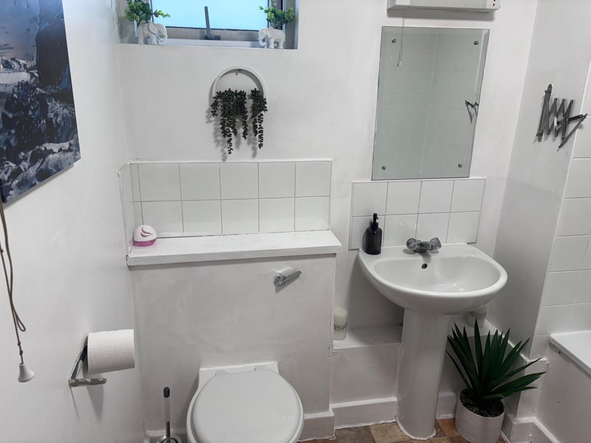 1br-sleeps4-35mintocentrallondon-40mintoheathrow Appartement Londen