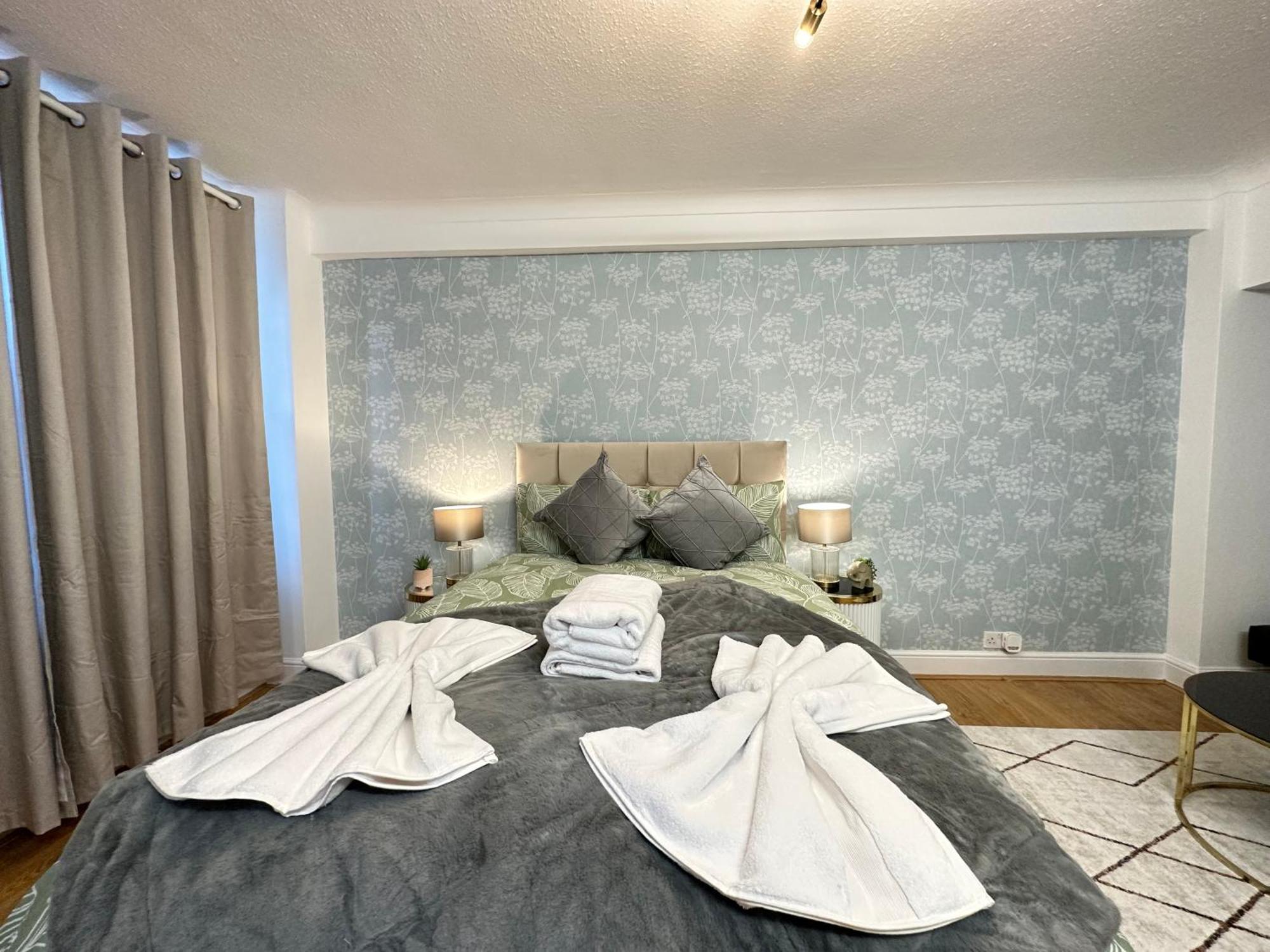 Hyde Park Comfortable Family *