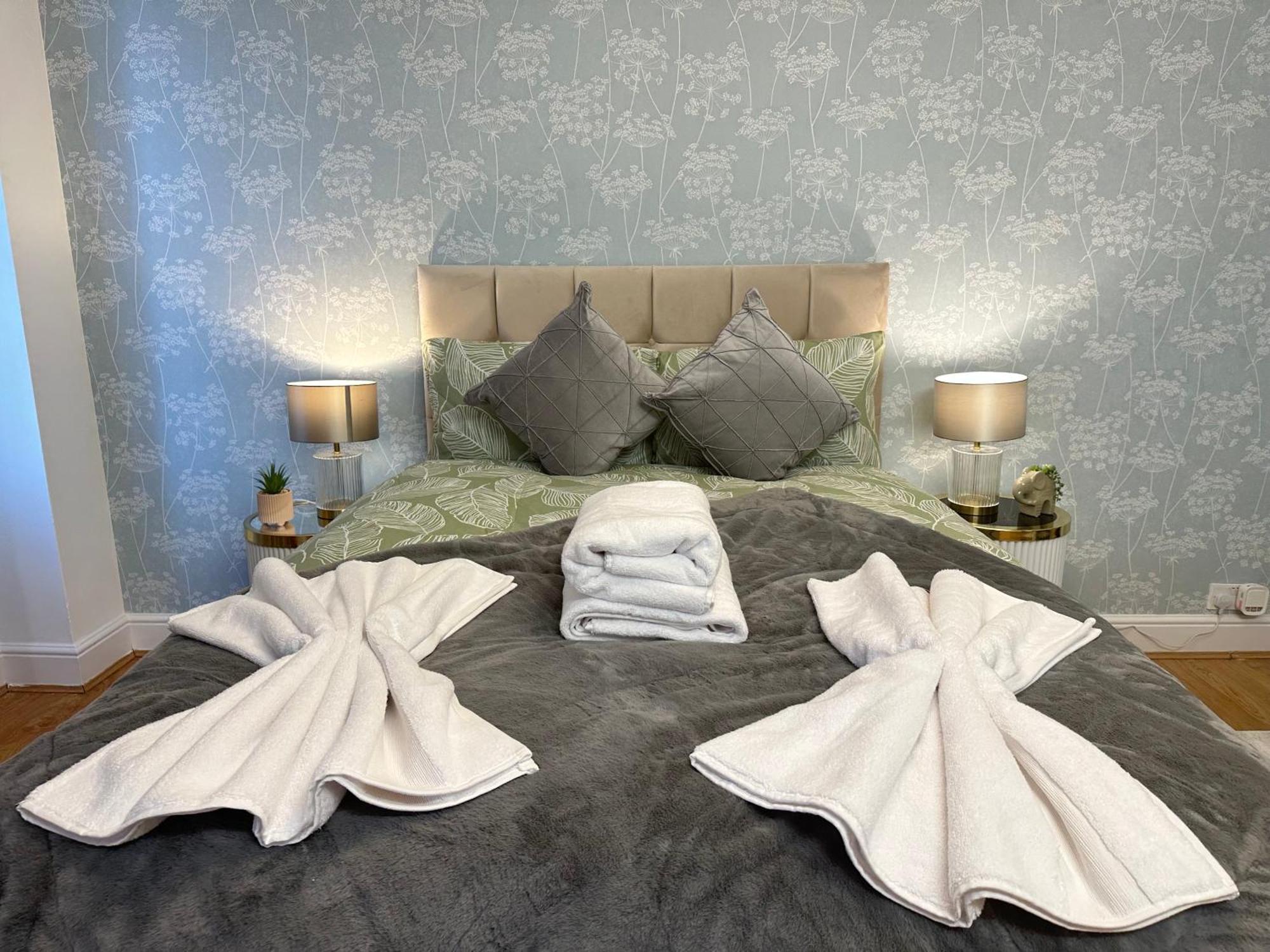 Hyde Park Comfortable Family *