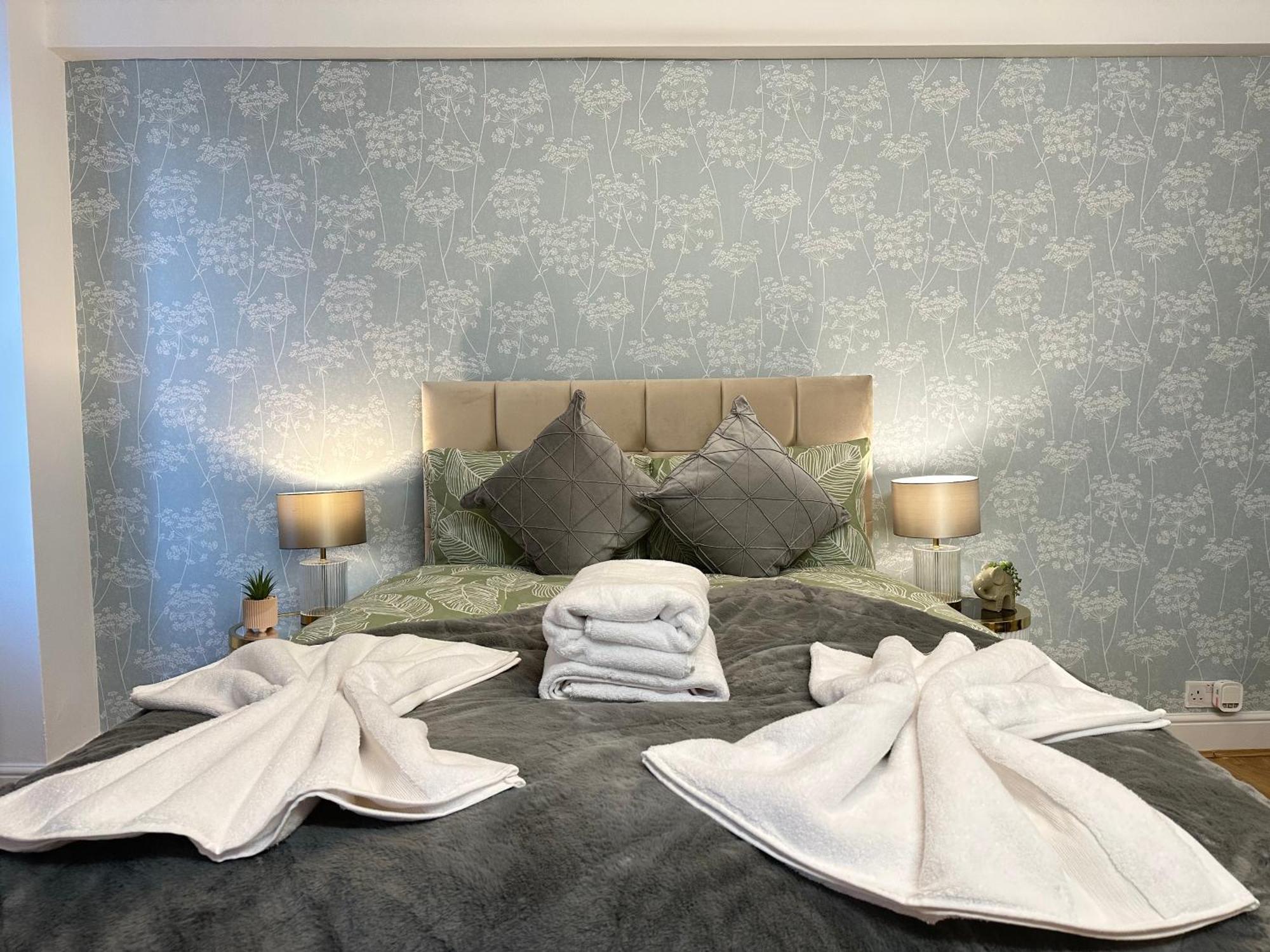 Hyde Park Comfortable Family *