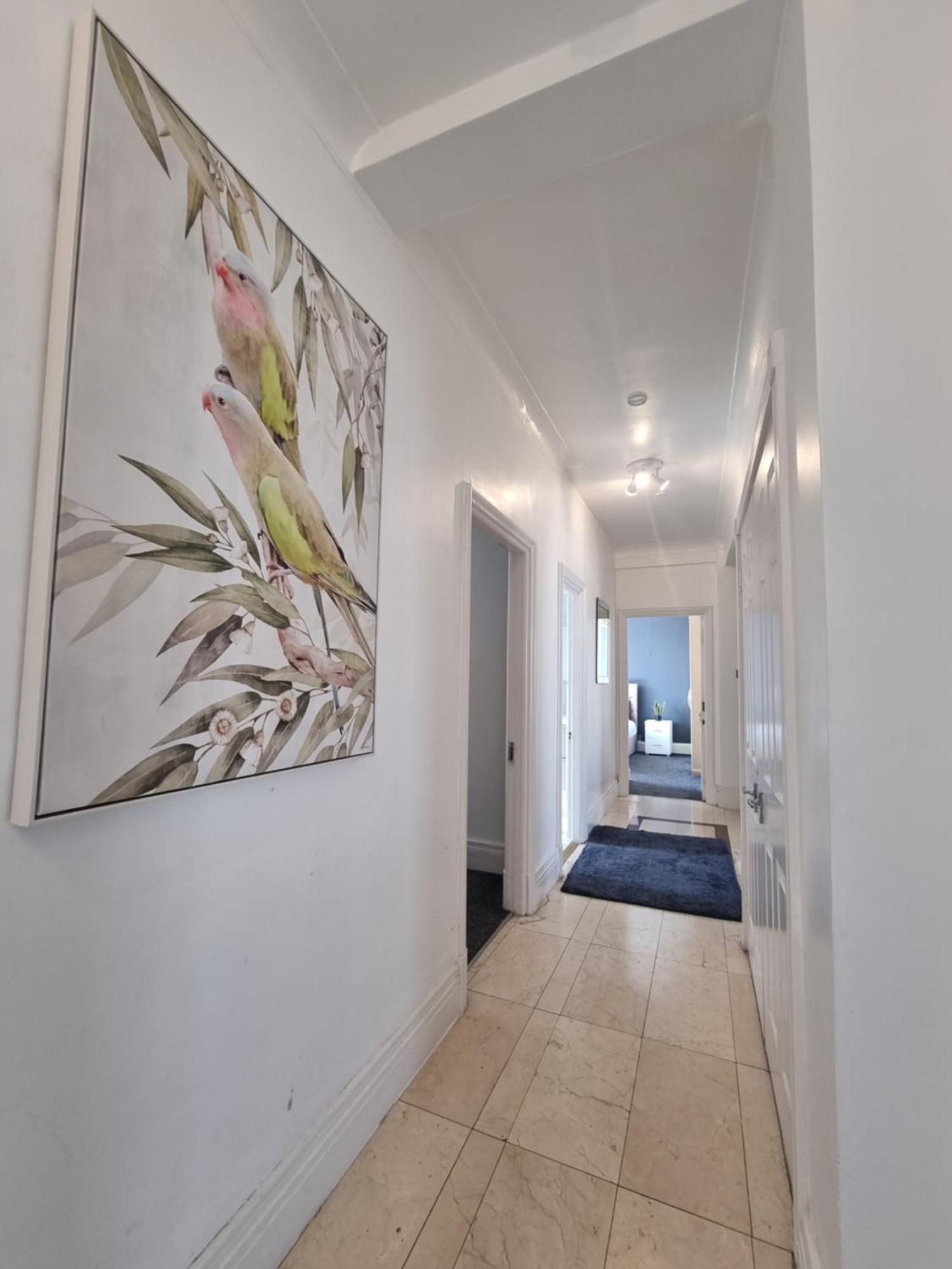 Apartment 4th Flr Fantastic 3 Bedroom Flat In W2-g15 London