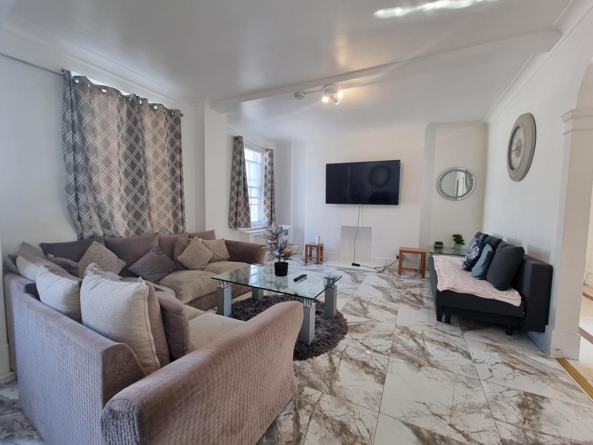4th Flr Fantastic 3 Bedroom Flat In W2-g15 *