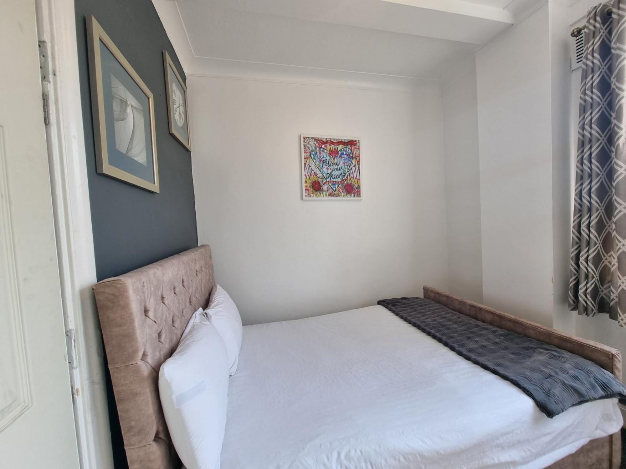 4th Flr Fantastic 3 Bedroom Flat In W2-g15 *