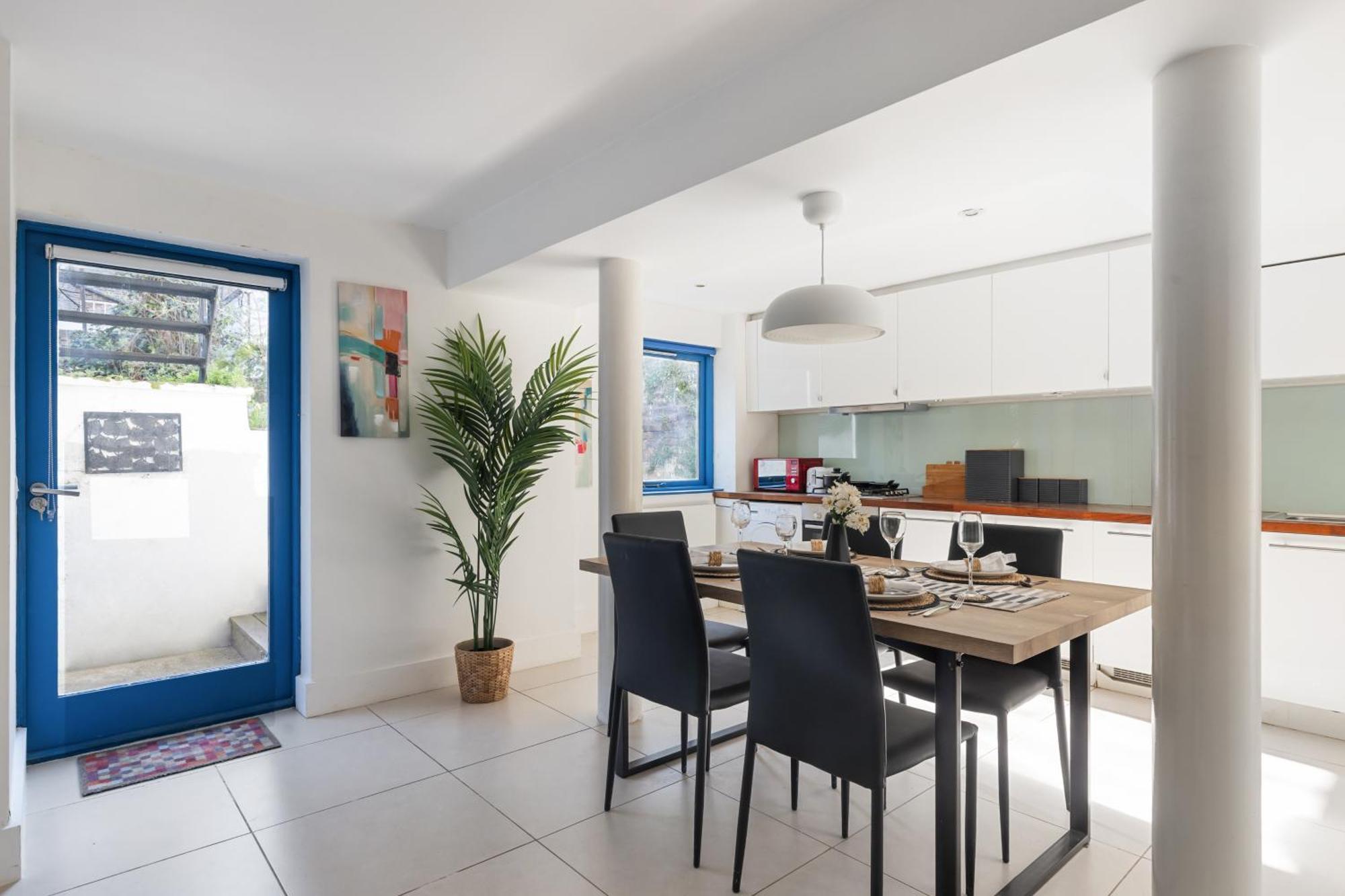 Apartment Abodess In Zone 1 - Bright And Modern 2bdr Near Euston London